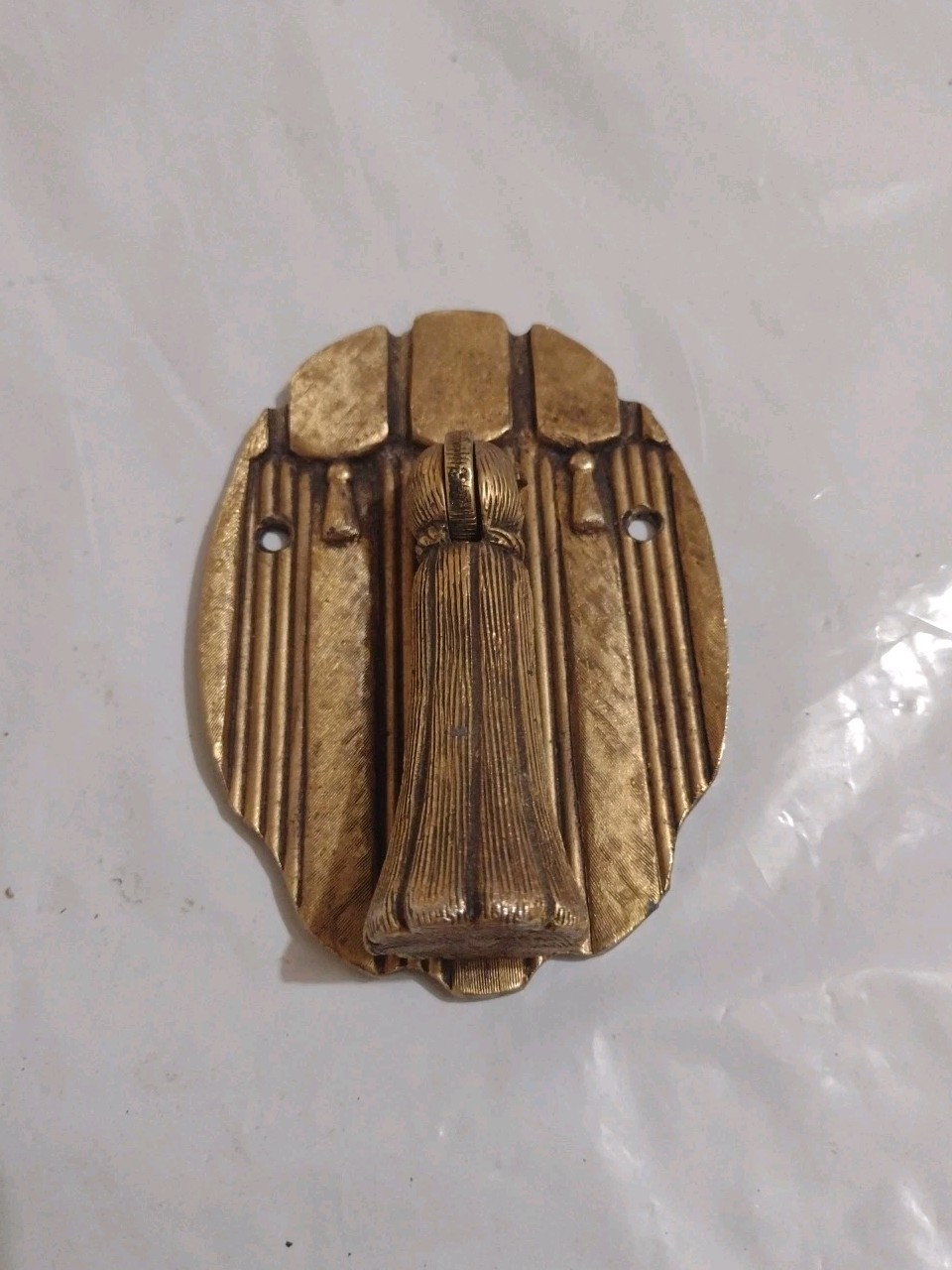 Vtg Victorian CAST BRASS DOOR KNOCKER Tassel 95cm x 67cm ~ 3.5″Tx2.5″W