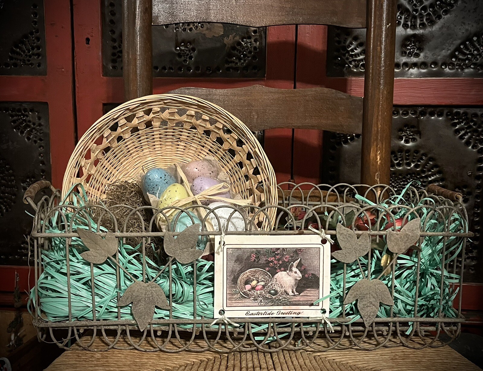 Grubby PriMiTiVe Spring Easter Display w Speckled Eggs Metal Basket Grass GP