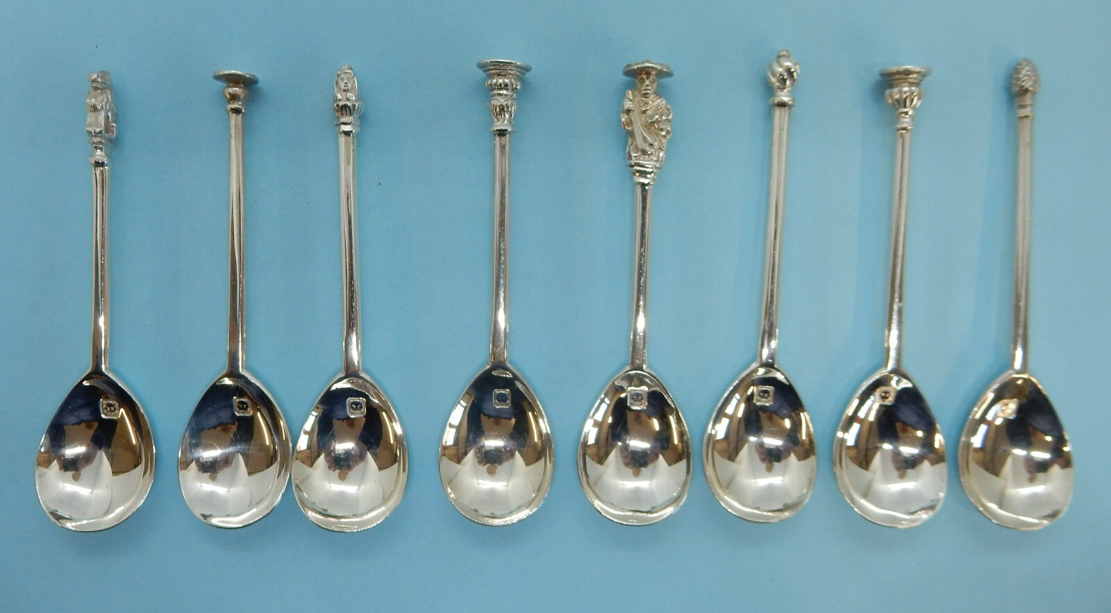 Boxed Set of 8 MEDIEVAL STYLE Solid SILVER Teaspoons GOLDSMITHS London 1936/7