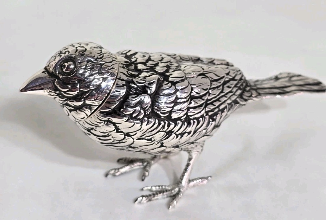 Continental novelty silver model. Nateralistically fashioned as a Bird . French