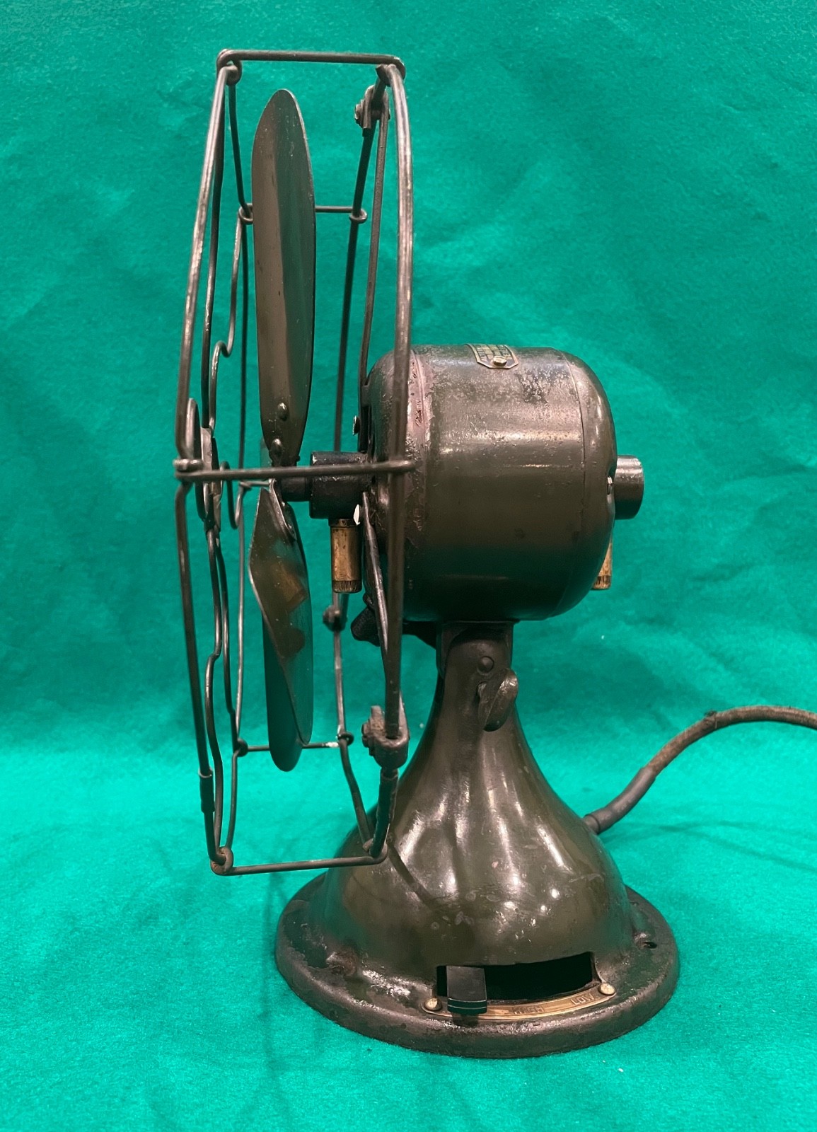 Beautiful Antique 9″ General Electric Stationary Fan Cat. 174940 type AR form S1