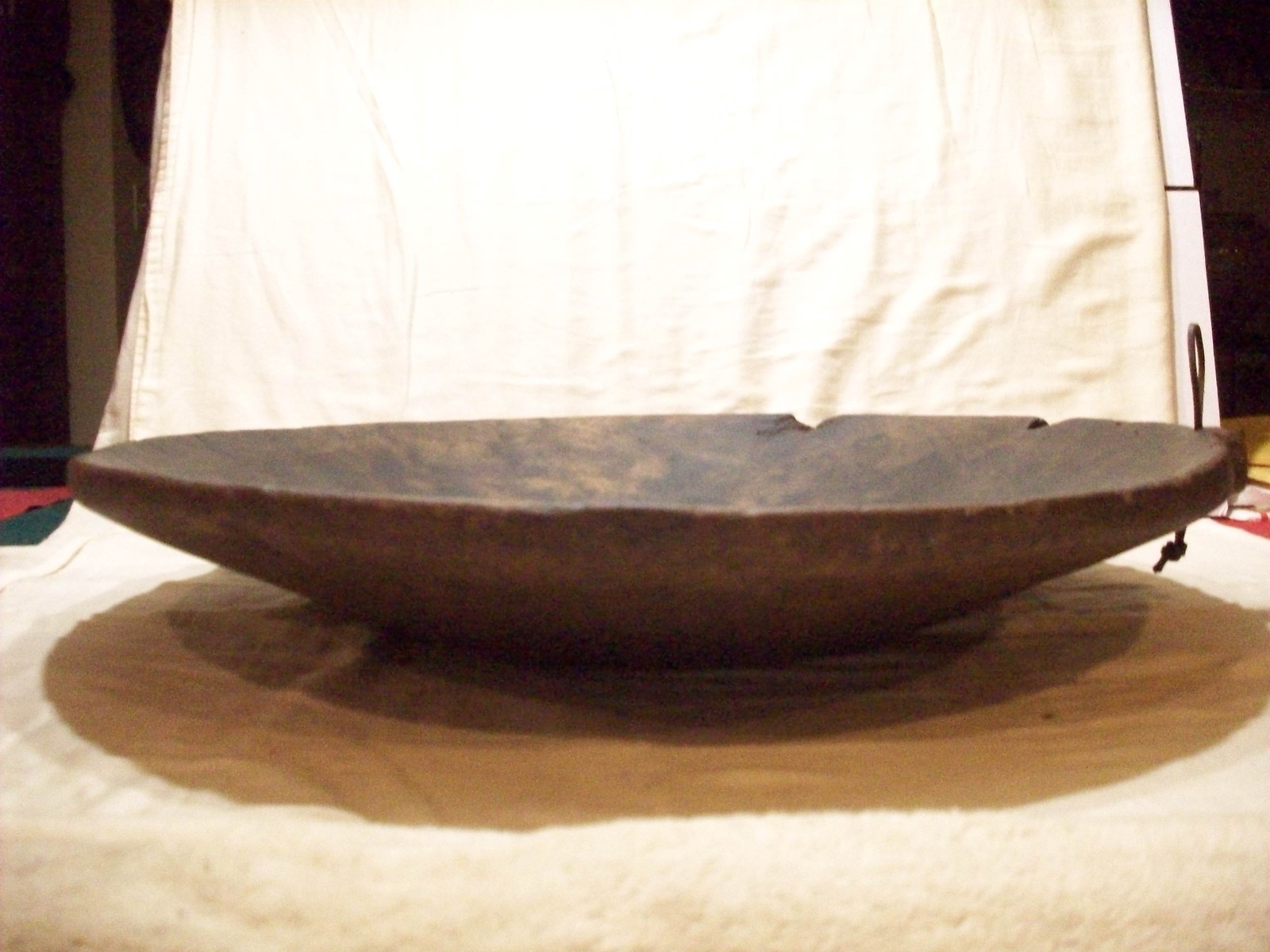 ANTIQUE PRIMATIVE HAND HEWN BURL WOOD VERY LARGE BOWL 25 1/2″ DIA.