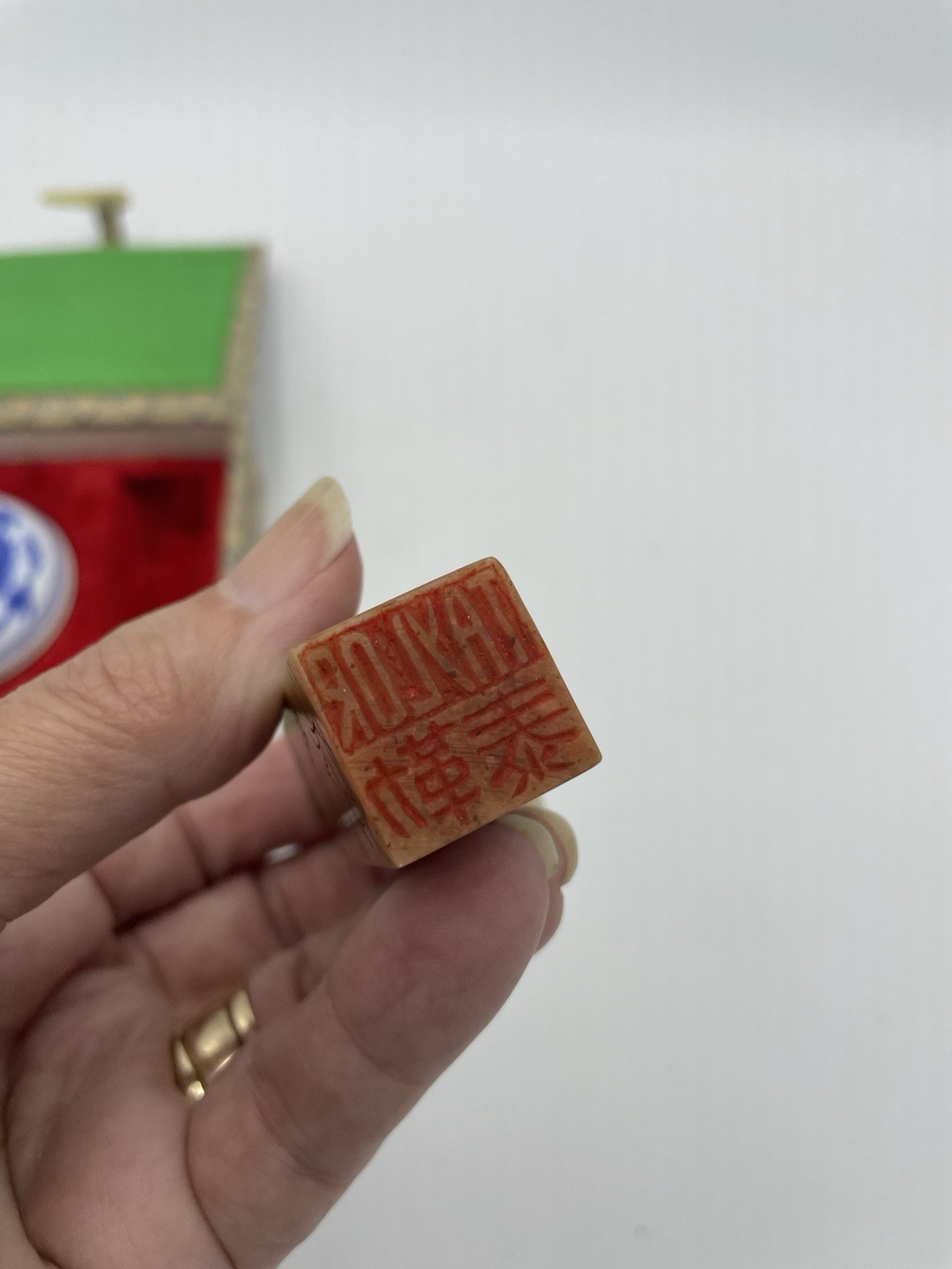 Vtg Carved Soapstone Seal & Red Ink in Dragon Blue & White Porcelain Box Pot