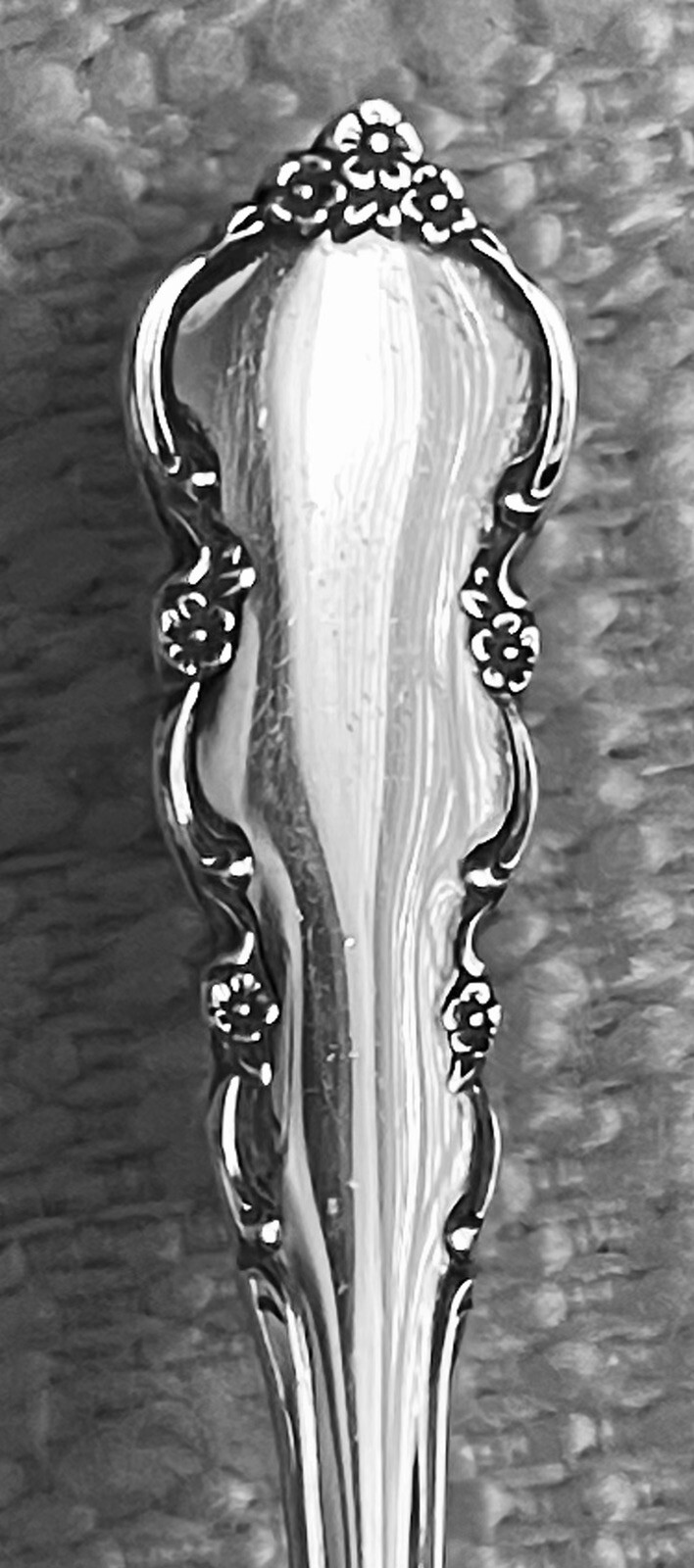 Oneida Martinique Sterling Silver Pickle/Olive Fork 2-Tine 5 3/8″ EXCELLENT