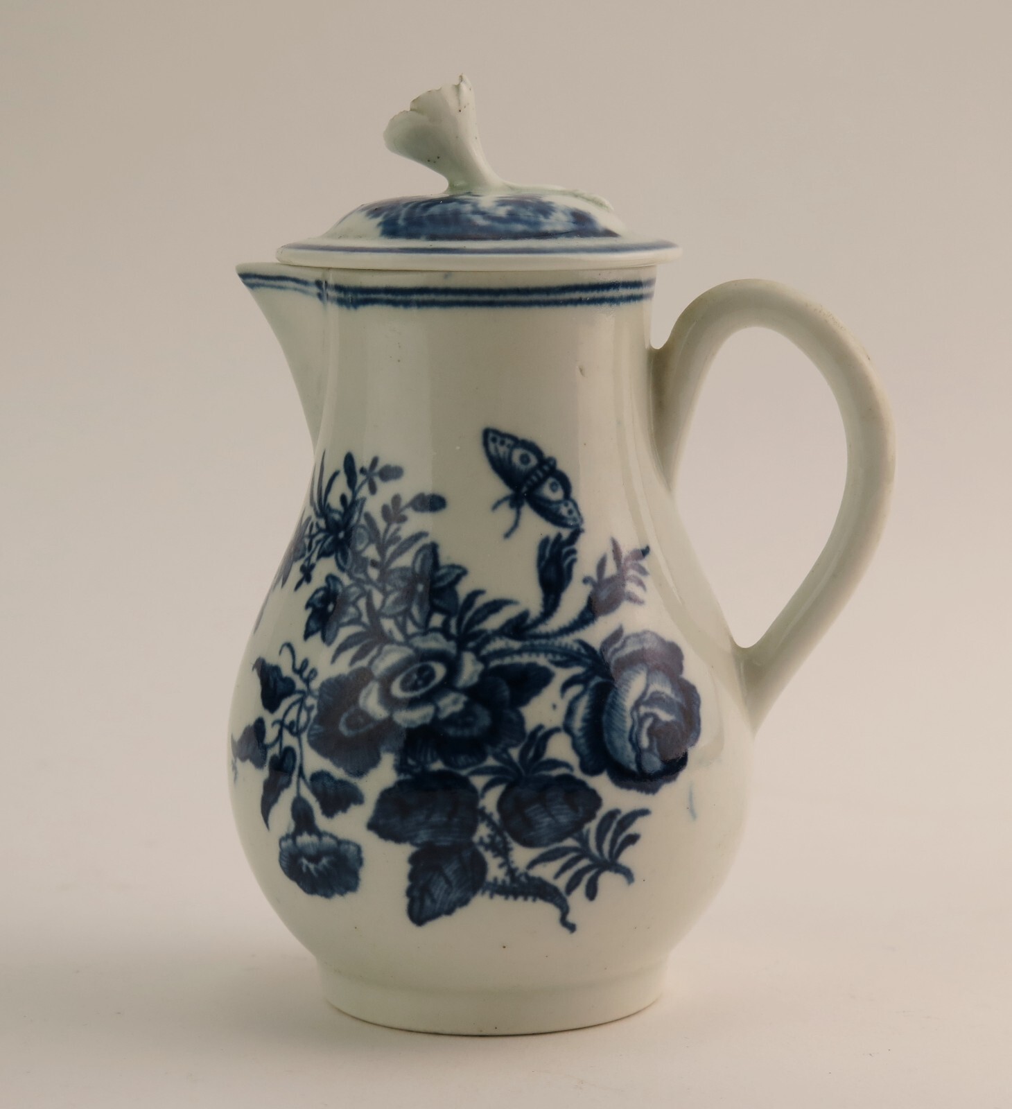 Worcester porcelain ‘Three Flowers’ pattern sparrow beak jug with lid. c1770