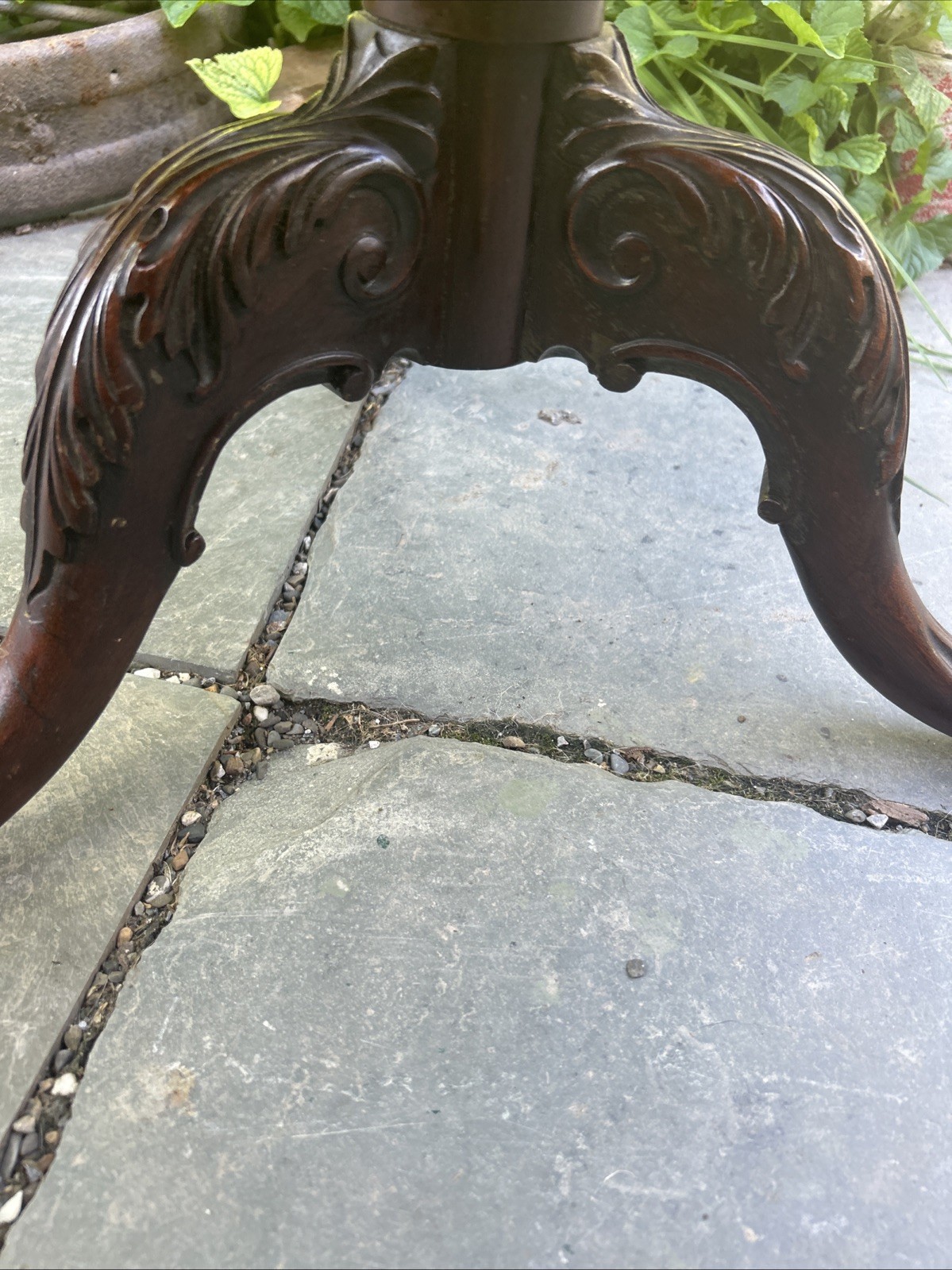 Antique Piecrust Table Eagle Clay Ball Feet Fine Arts Furniture Original Tag 23”