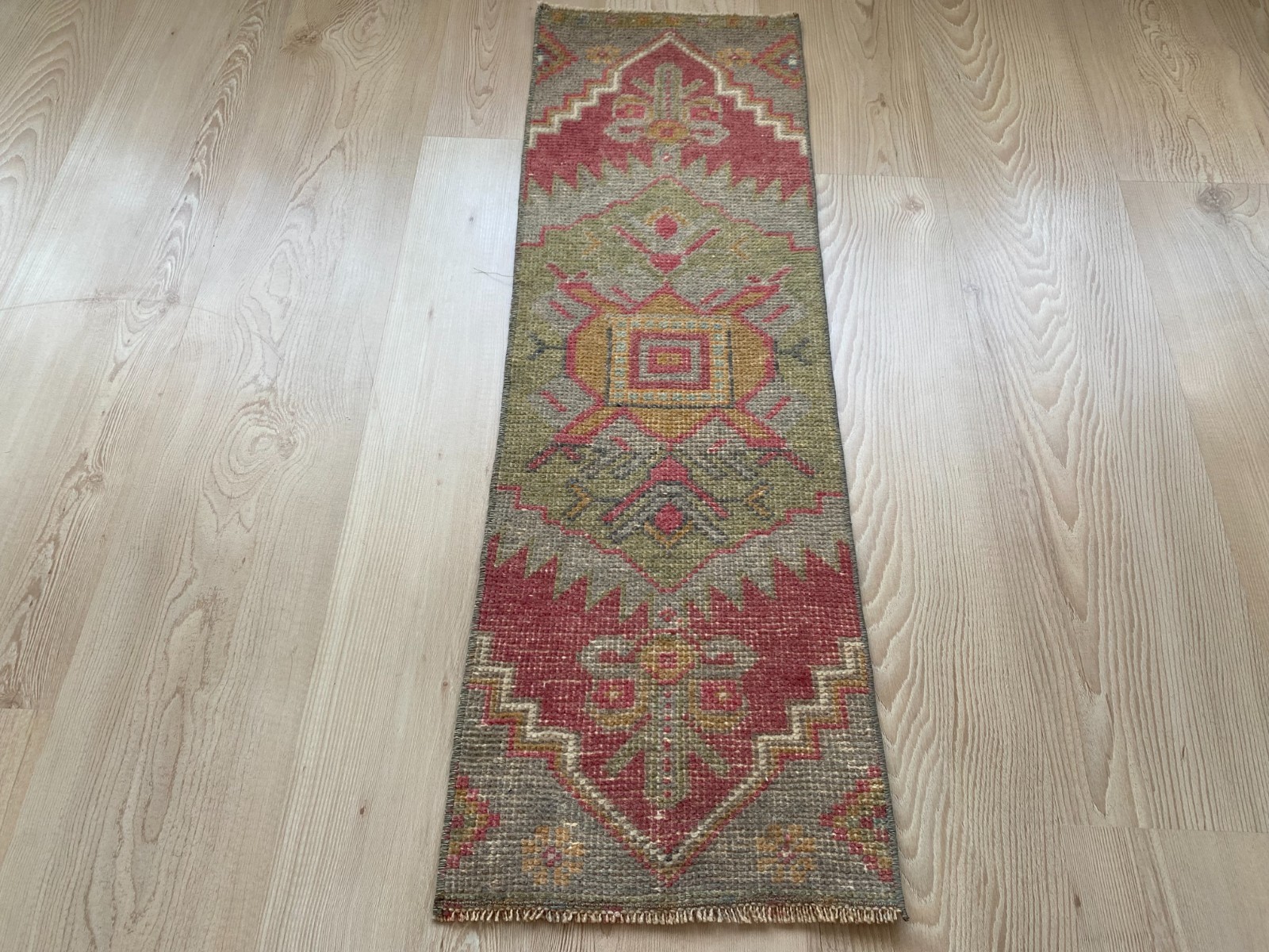 1 x 3.2 ft, Vintage Turkish Wool Rug: Small Red, Green Anatolian Oushak Rug