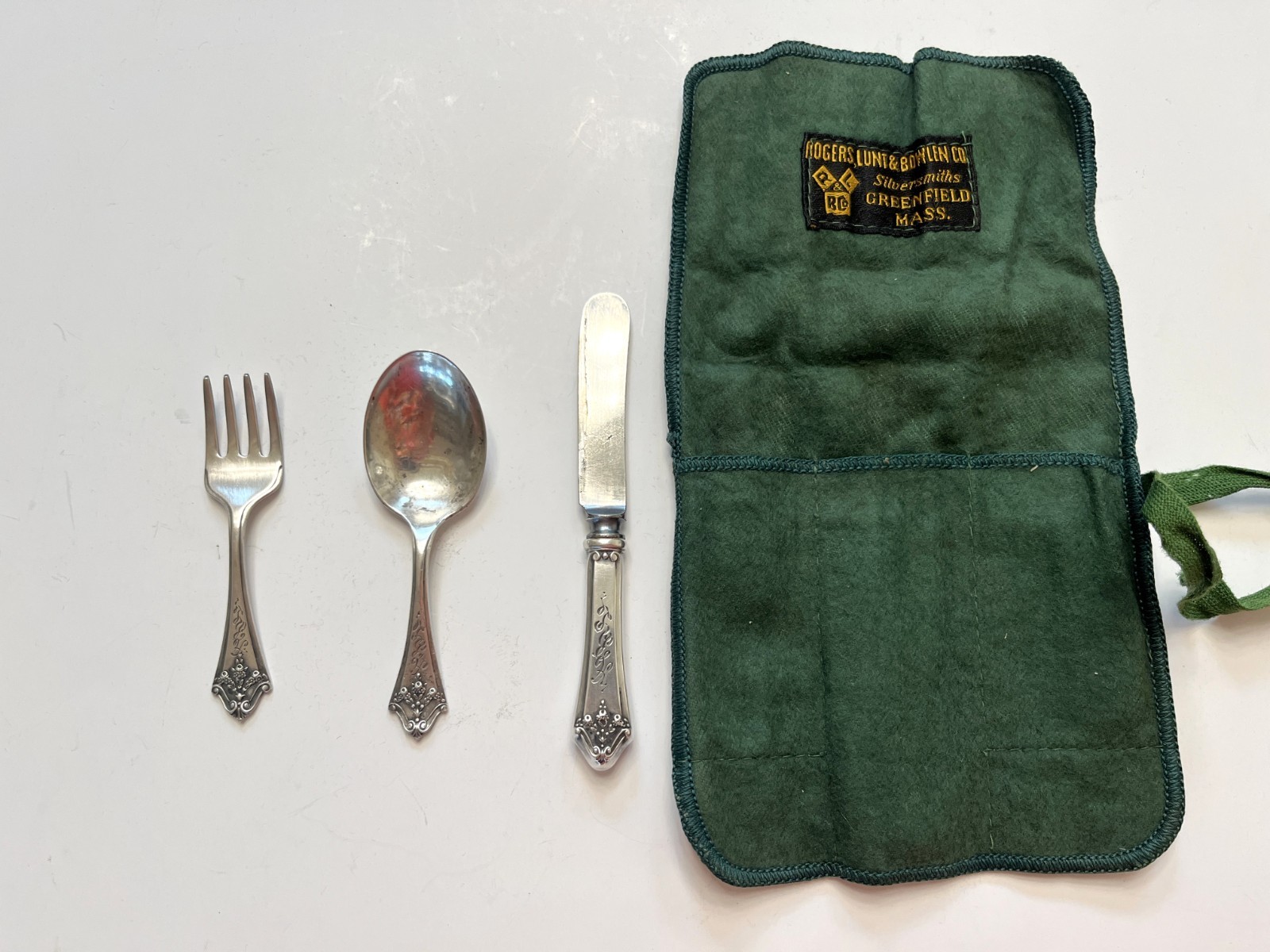 1915 STERLING BABY SET ROGERS LUNT & BOWLEN ORLEANS, ORIG. ANTI-TARN. CLOTH 54g