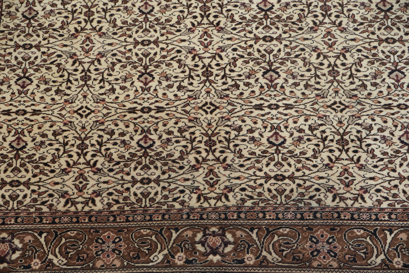 Vintage Floral Pattern Turkish Rug 7×10 Ft Hand-Knotted Anatolian Wool Carpet