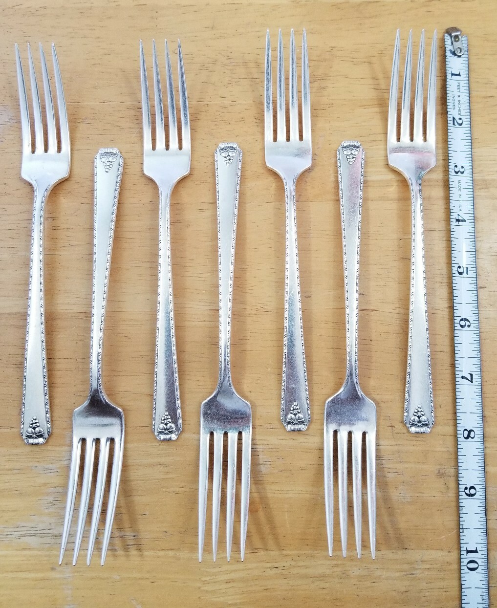 👌7 NICE! ONEIDA c1945 BORDEAUX SILVERPLATED “7 5/8” DINNER 🍽 FORKS