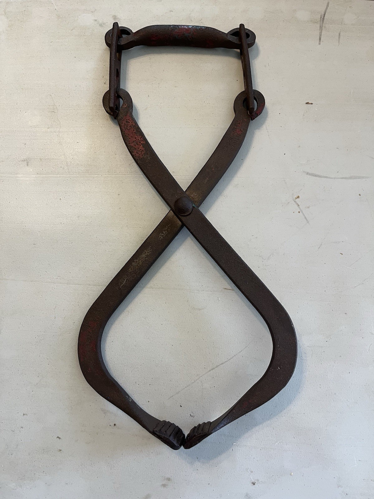 VINTAGE ANTIQUE GIFFORD-WOOD CO IRON ICE TONGS CARRYING TOOL HAY WOOD