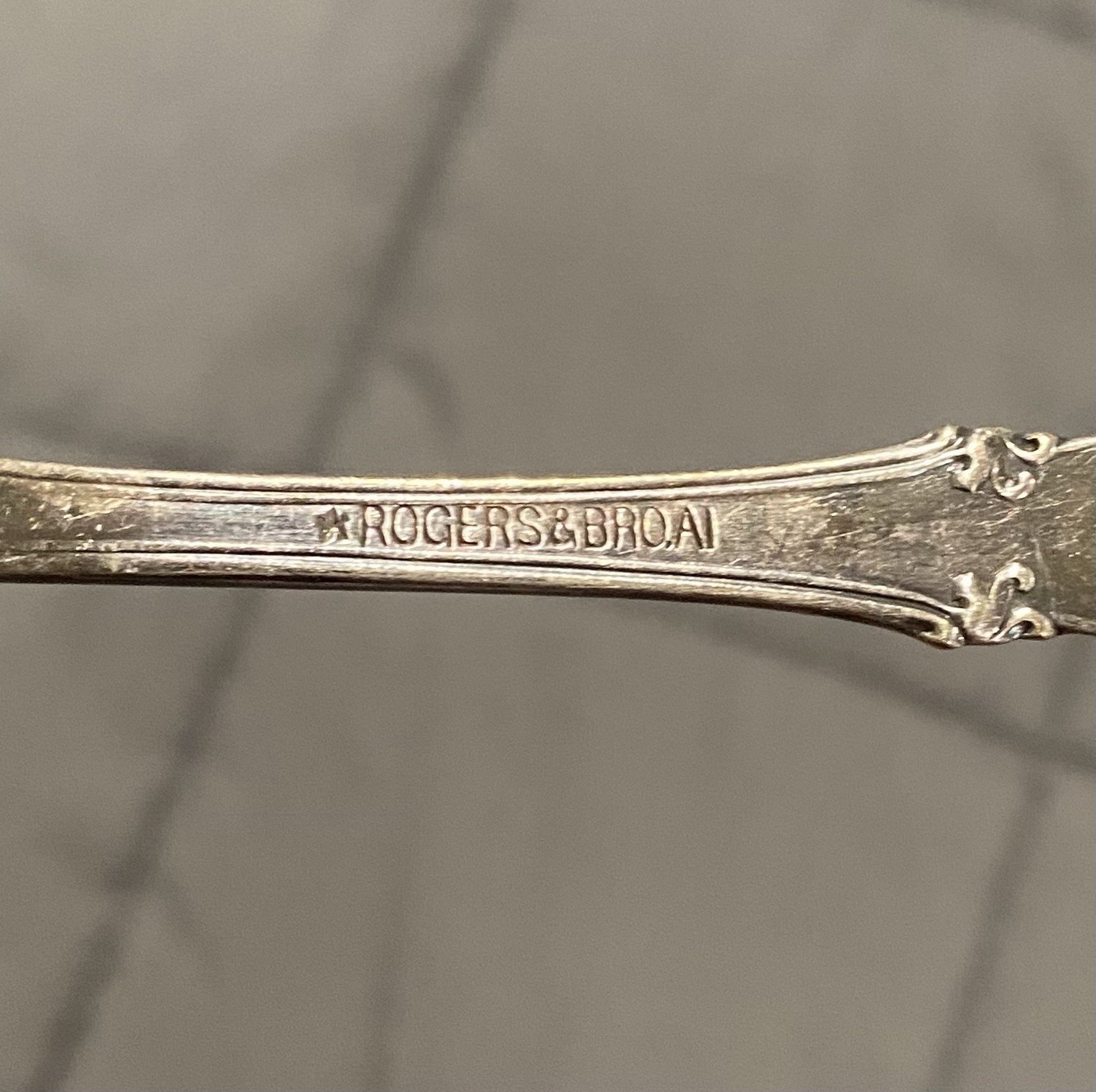 Rogers Bros Silverplate Shell Pattern Serving Spoon 8 1/2 in