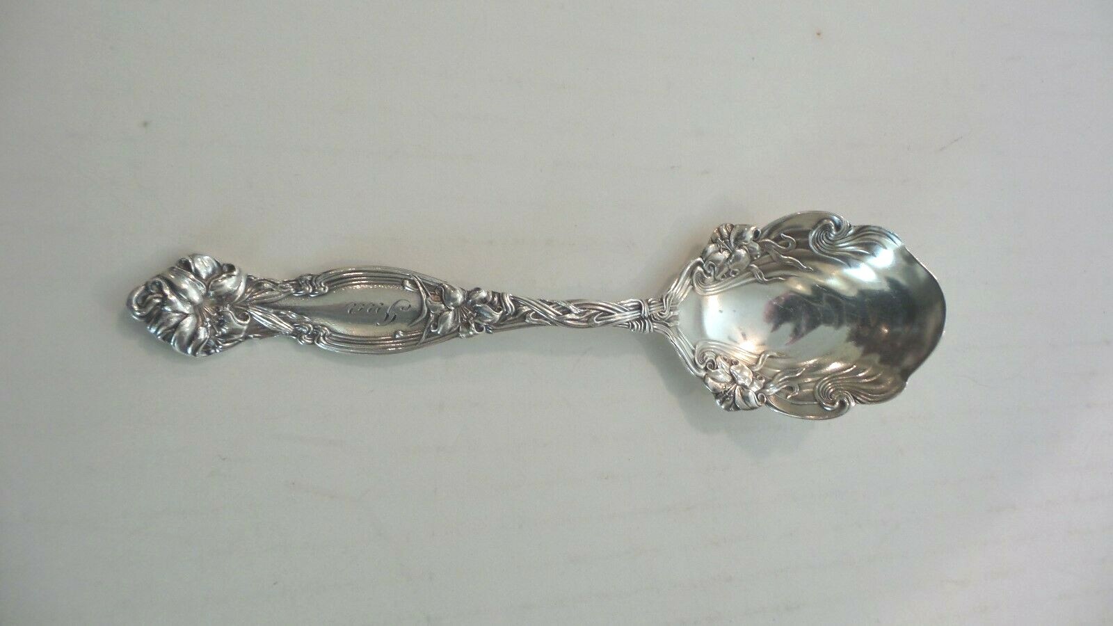 Simpson, Hall & Miller Sterling Silver FRONTENAC Sugar Spoon, 40 grams