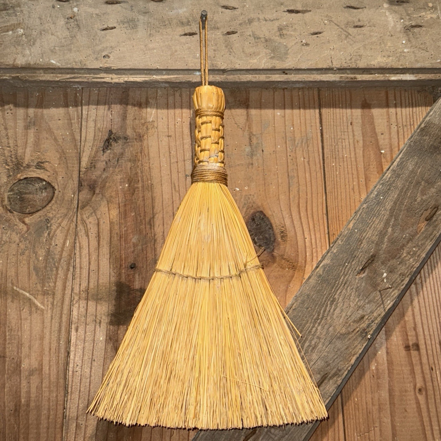 VTG Hand Woven Corn Whisk Hearth Broom Primitive Rustic Decor Lancaster, KY 14”