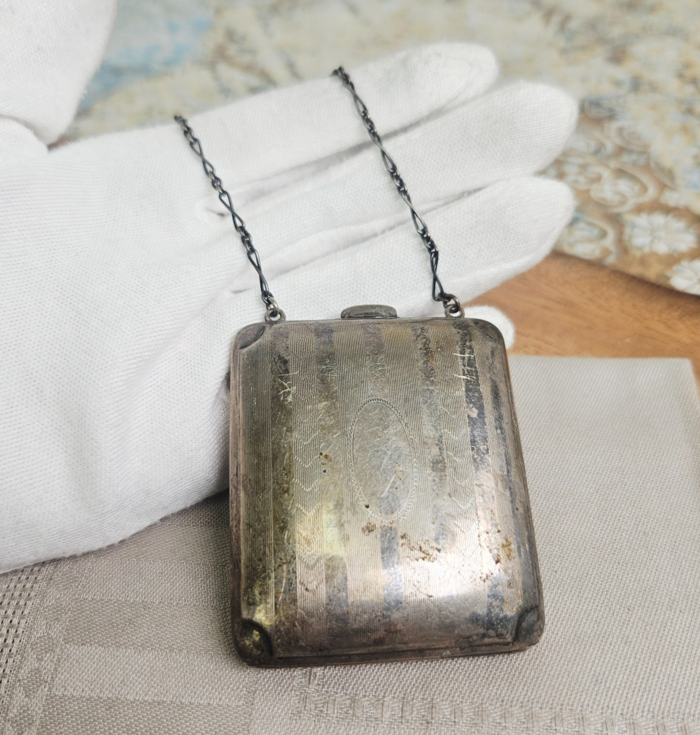 Baker Manchester Sterling Silver Compact Coin Money Purse w/ Chain Engine Turned