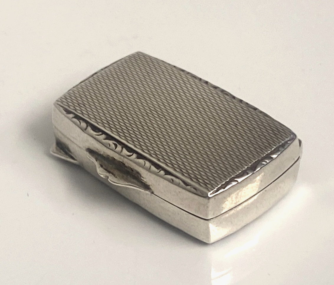 Antique c1910 Solid Silver 935 Engine Turned Pill Box Foliage Border Hinged
