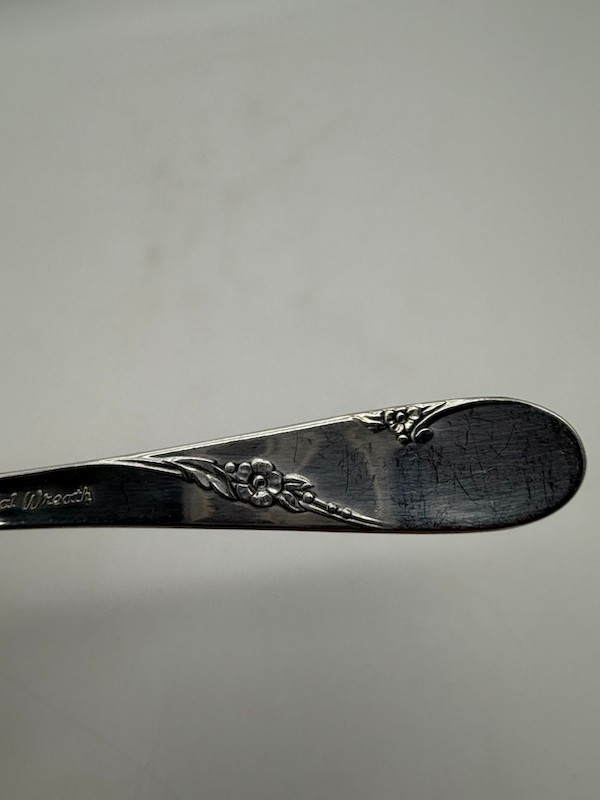 Set of 4 Oneida Community Silver Plate Bridal Wreath Teaspoons