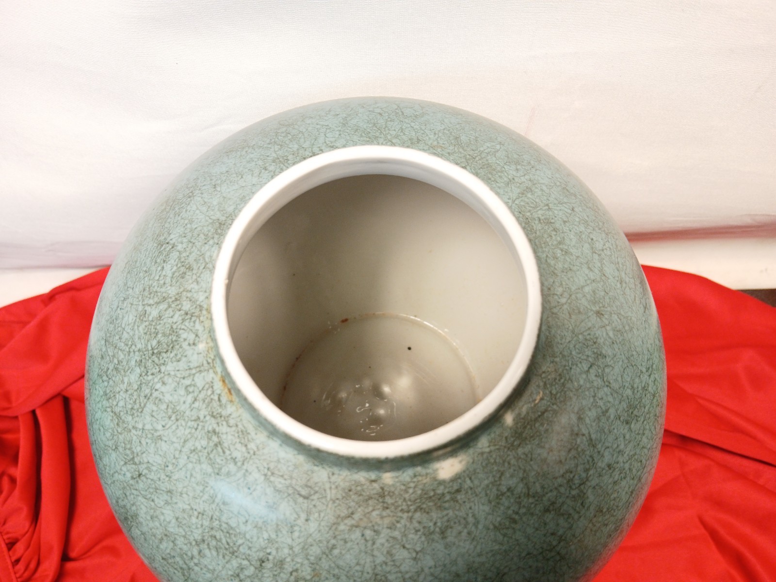 VINTAGE CHINESE GINGER JAR WITH COVER