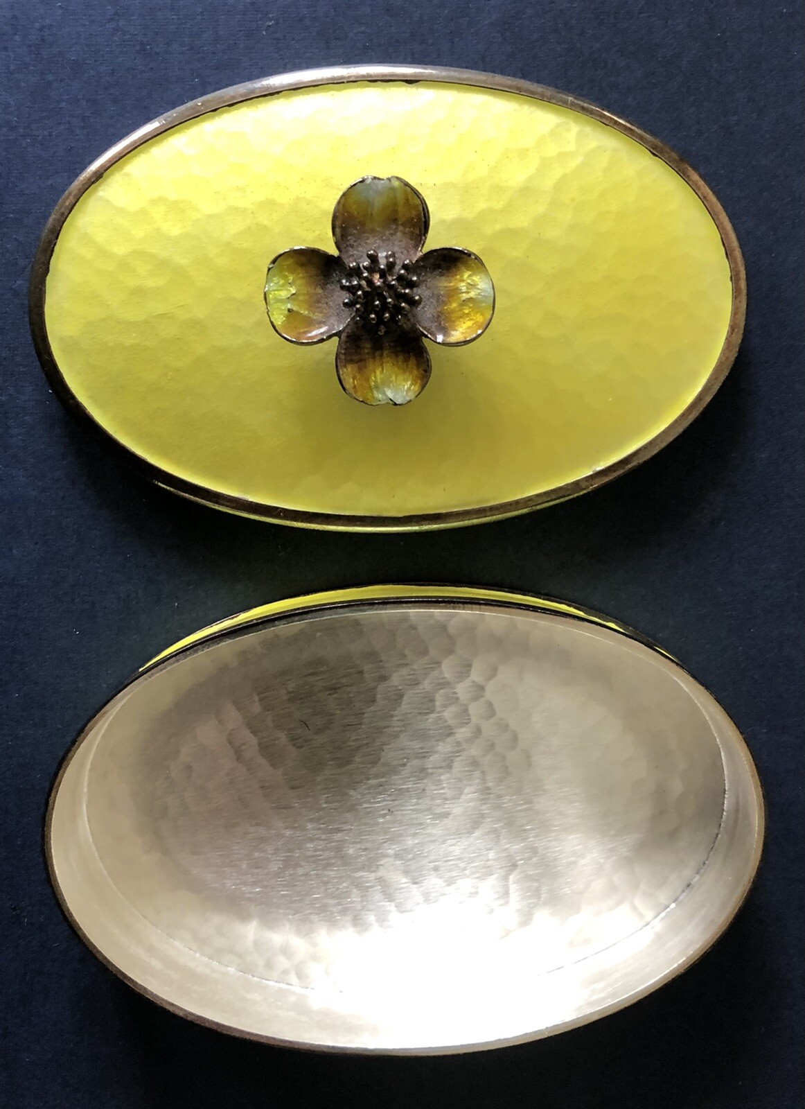VINTAGE 999 FINE STERLING SILVER ENAMEL FIGURAL FLOWER OVAL VANITY TRINKET BOX