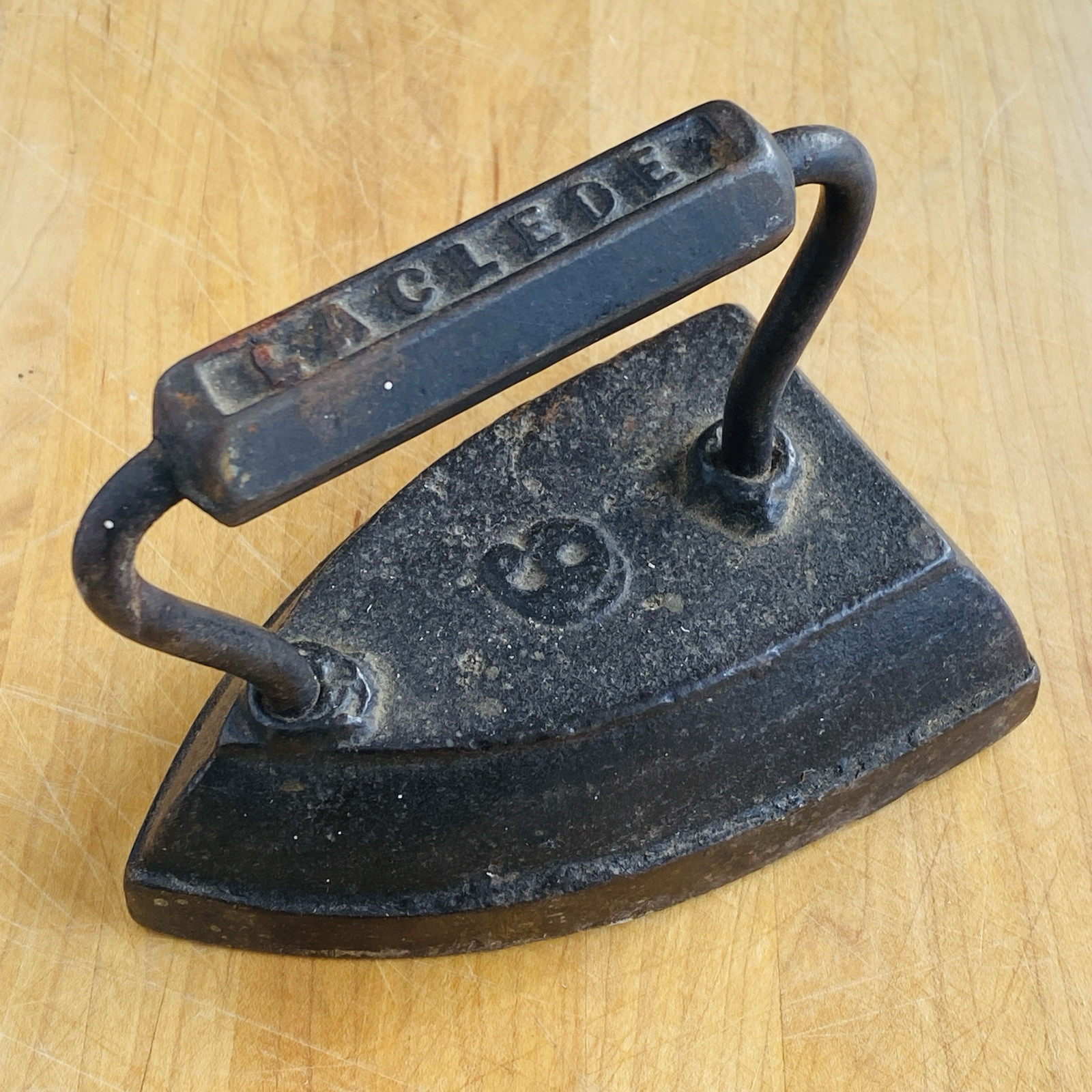 Antique Laclede 6 Lbs Cast Iron Flat Iron – Nice Condition