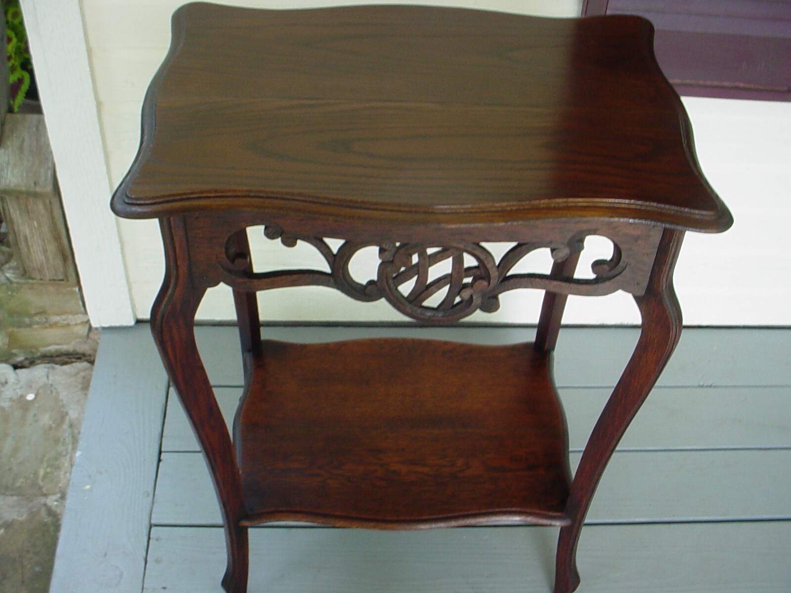Nice Older Solid European Oak Lamp Side End Bedside Table W/Pierced Carved Skirt