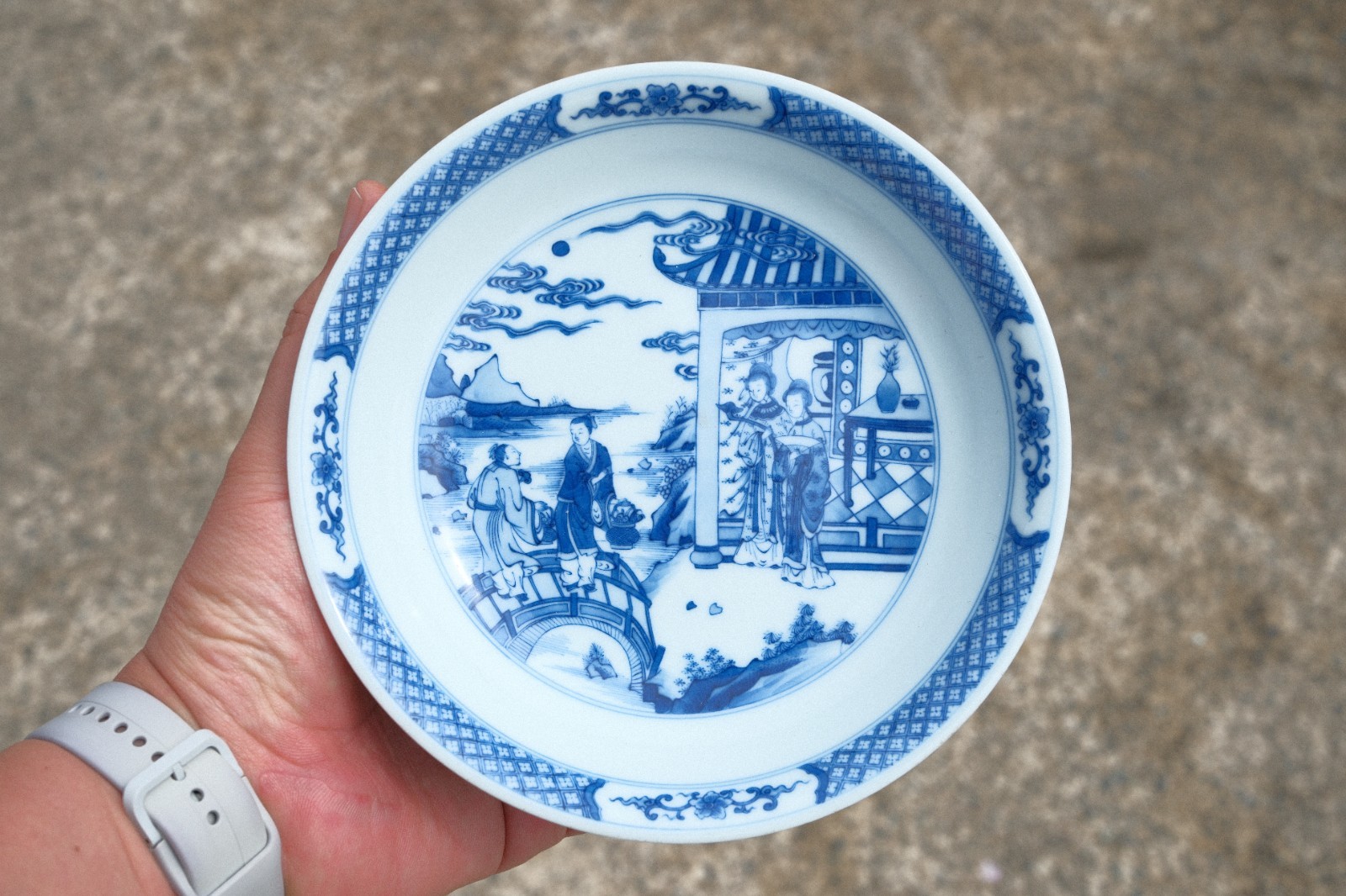 B0096. Blue & White Plate with Romance of the Western Chamber, Fine Body