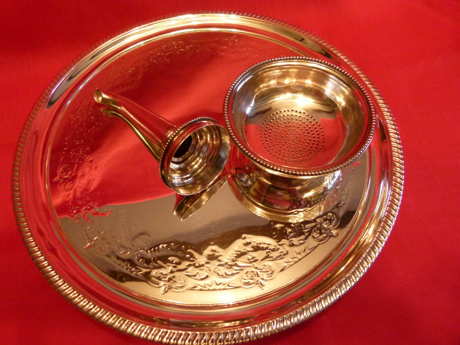 RARE HESTER BATEMAN GEORGIAN 1775 SOLID SILVER WINE FUNNEL & DECANTER TRAY.