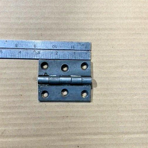 1 Early cast iron door hinge 2 7/8″ x 2 1/4″
