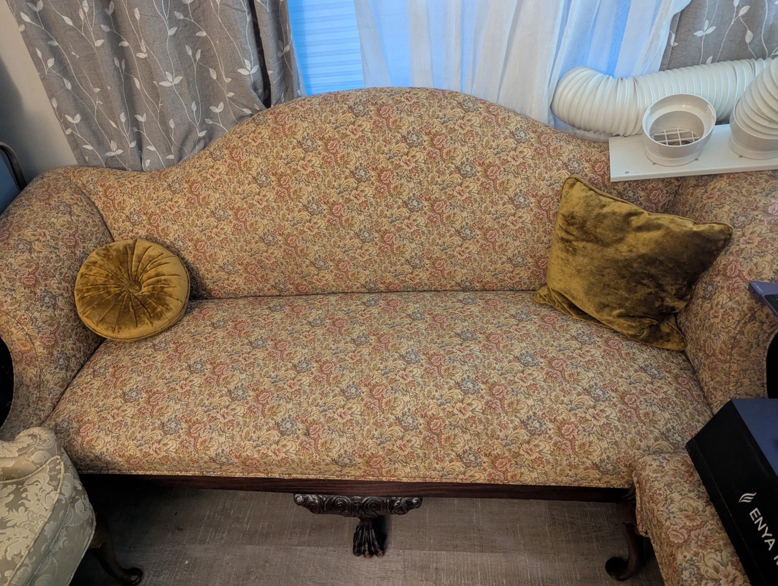 Chippendale Vintage Sofa With Ottoman
