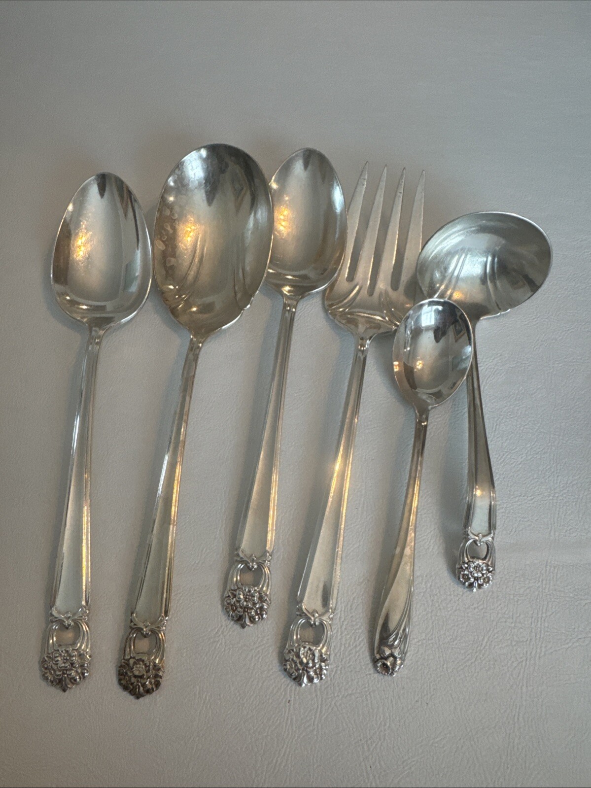60 pcs 1847 Rogers Bros Silver Plated “Eternally Yours” w/bx + 6 Serving Pcs