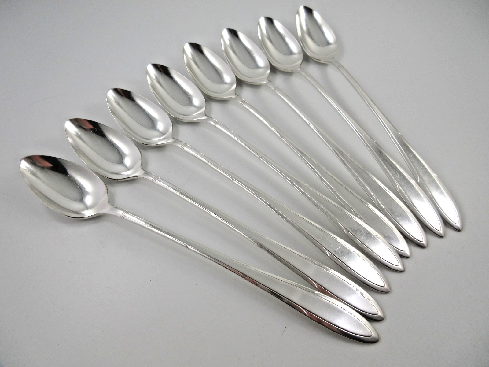Nobility Plate Oneida REVERIE 8 Iced Tea Spoons Silverplate Flatware 7-5/8″