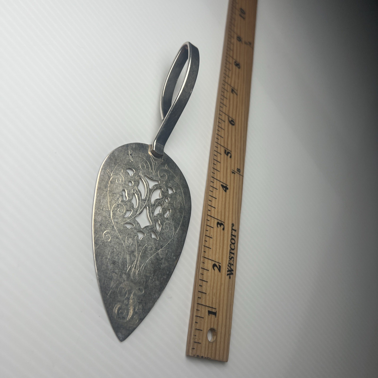 WA ITALY SILVERPLATE LOOP HANDLED PASTRY CHEESE SERVER CHARCUTERIE SERVEWEAR
