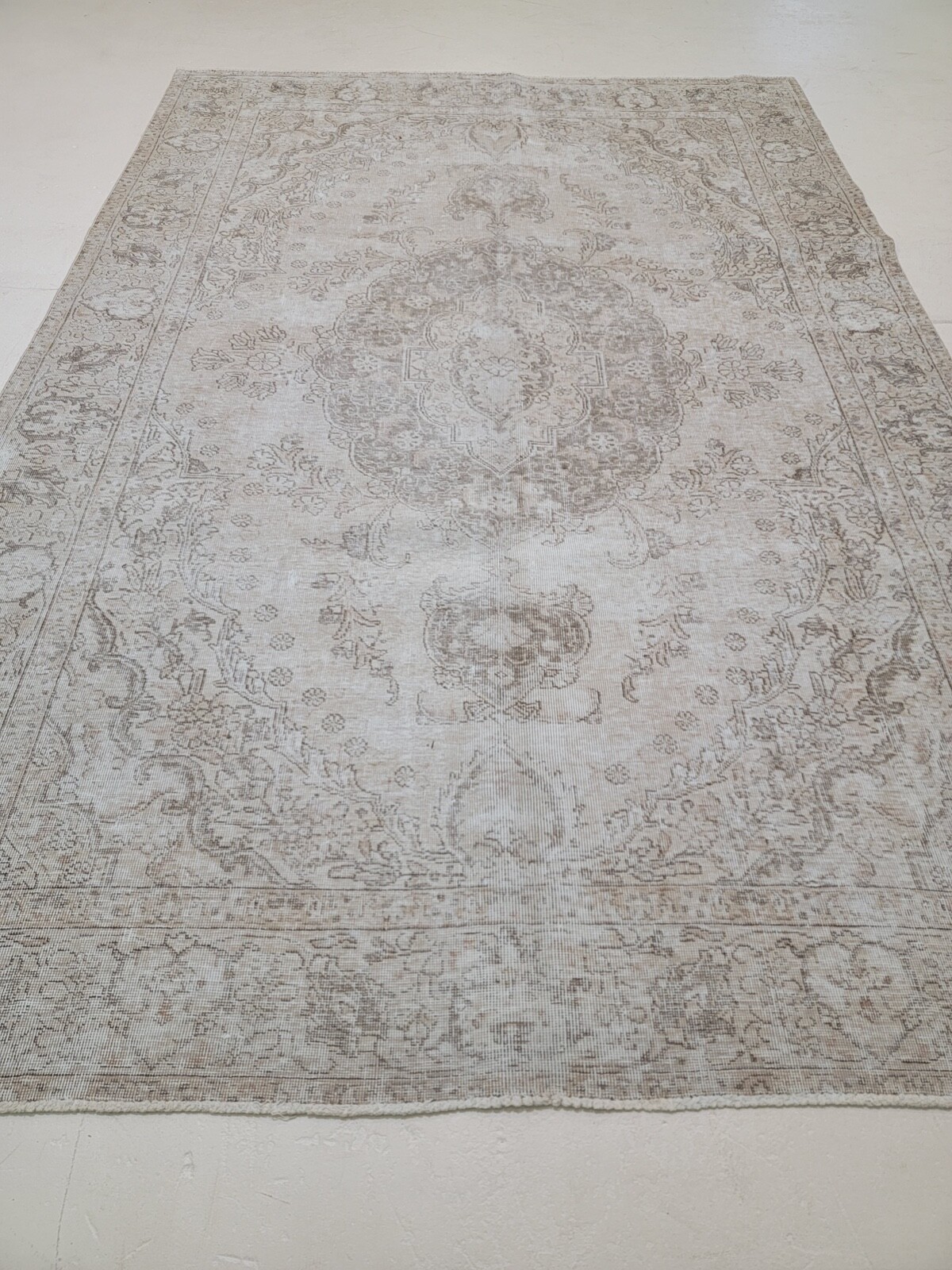 Antique Oriental Hand-Knotted Wool Area Rug Ivory/Beige/Brown 6’8″ x 9’10”