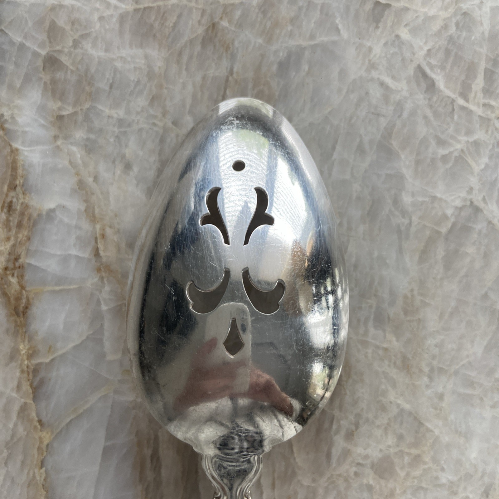 HOLMES & EDWARDS INTL silverplate SILVER FASHION Pierced Serving Spoon 8 1/2 in