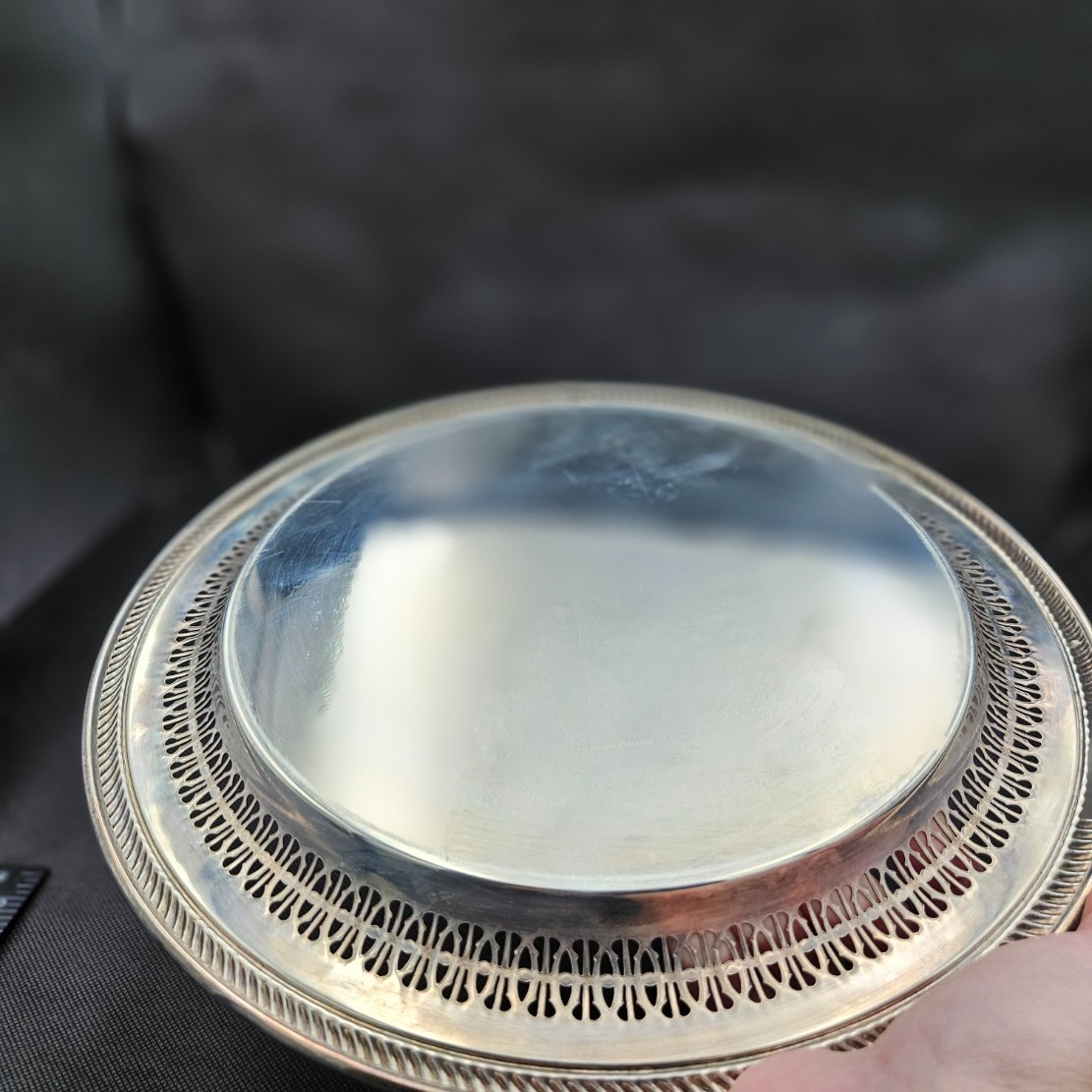 International Silver Co 12″ Silverplate Round Serving Tray Pierced Rim Rope Edge