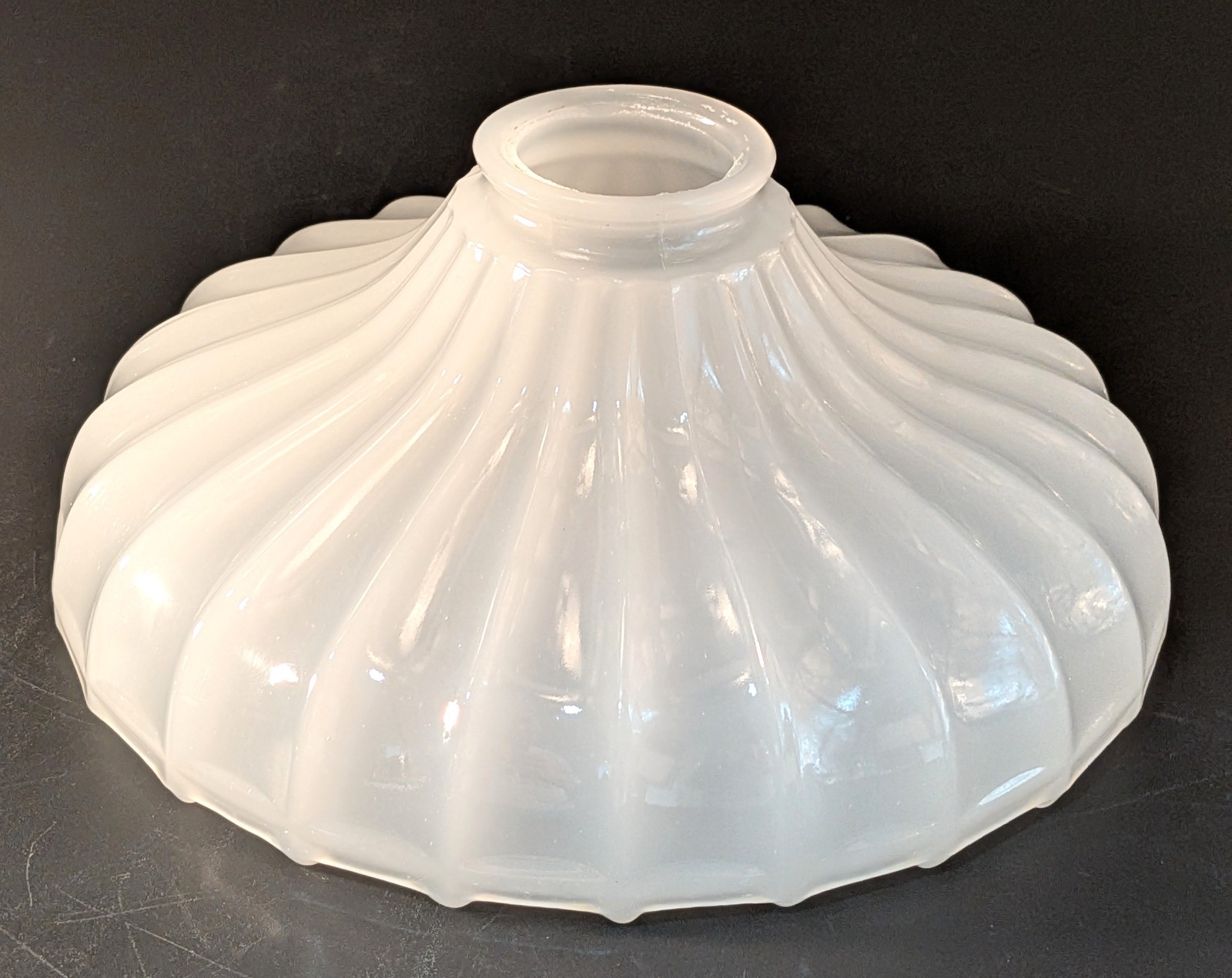 NOS! Vintage 9” Dia. Art Deco Sheffield Style Clambroth Glass Light Shade