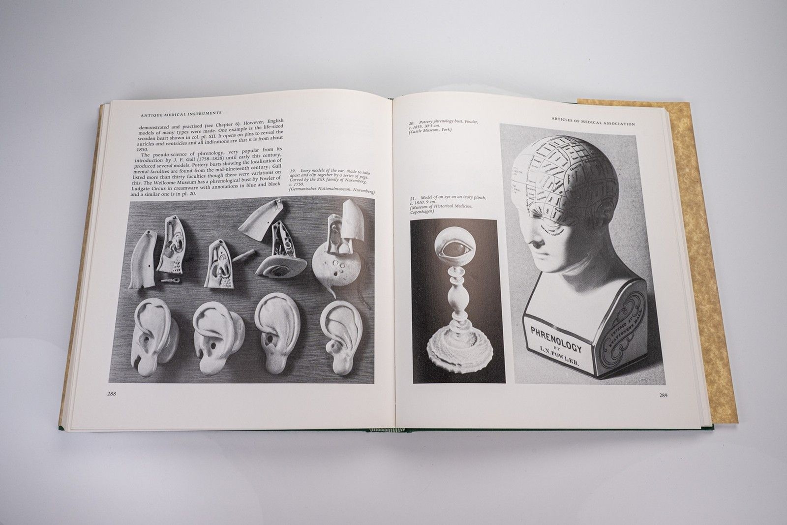 Antique Medical Instruments Reference Book Elisabeth Bennion 1986 Reprint HC/DJ