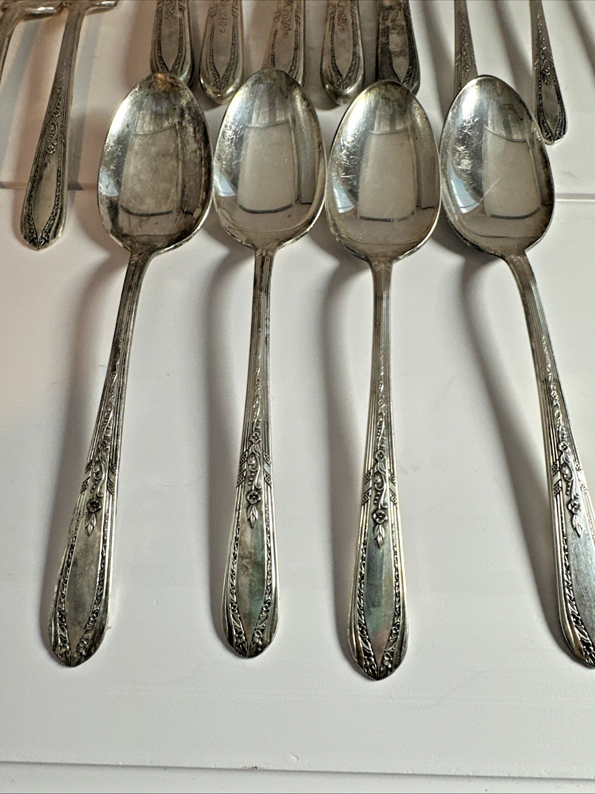 WM ROGERS MFG. CO ORIGINAL ROGERS IS Silverplate Flatware 20 Pc Set LYRIC 1939