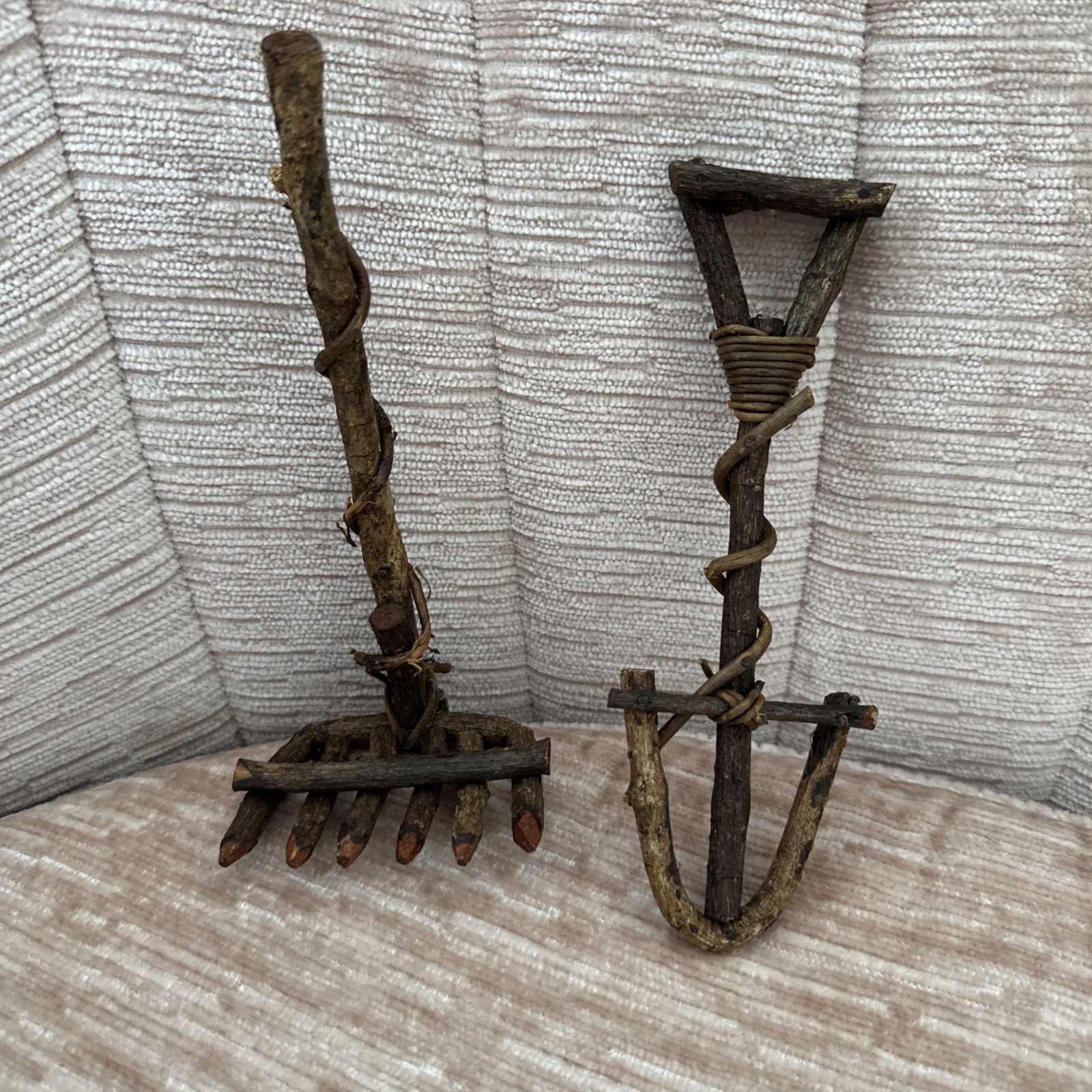 Primitive Rustic Wall Decor Wooden Hand Rake Garden Tools Miniature Farmhouse