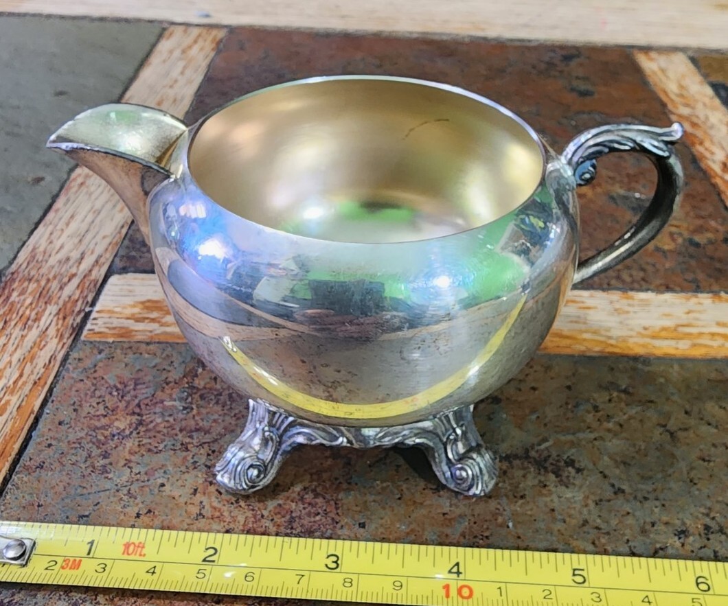 FB ROGERS 1883 SILVER ON COOPER MODEL 2391 CROSS OVER CROWN👑 TRADE MARK CREAMER