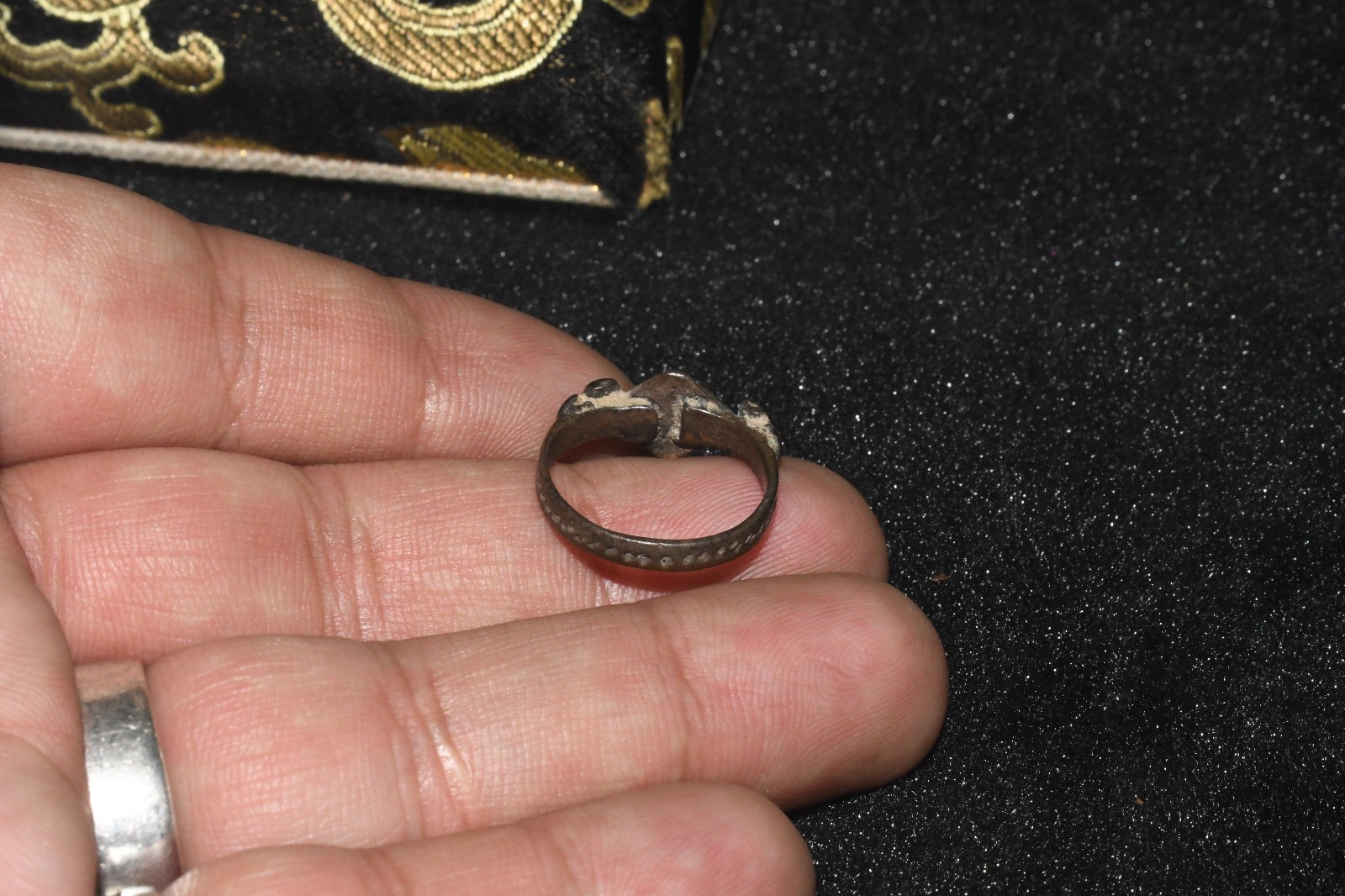 Extremely Rare Ancient Middle Eastern Roman Silver ring in good Condition