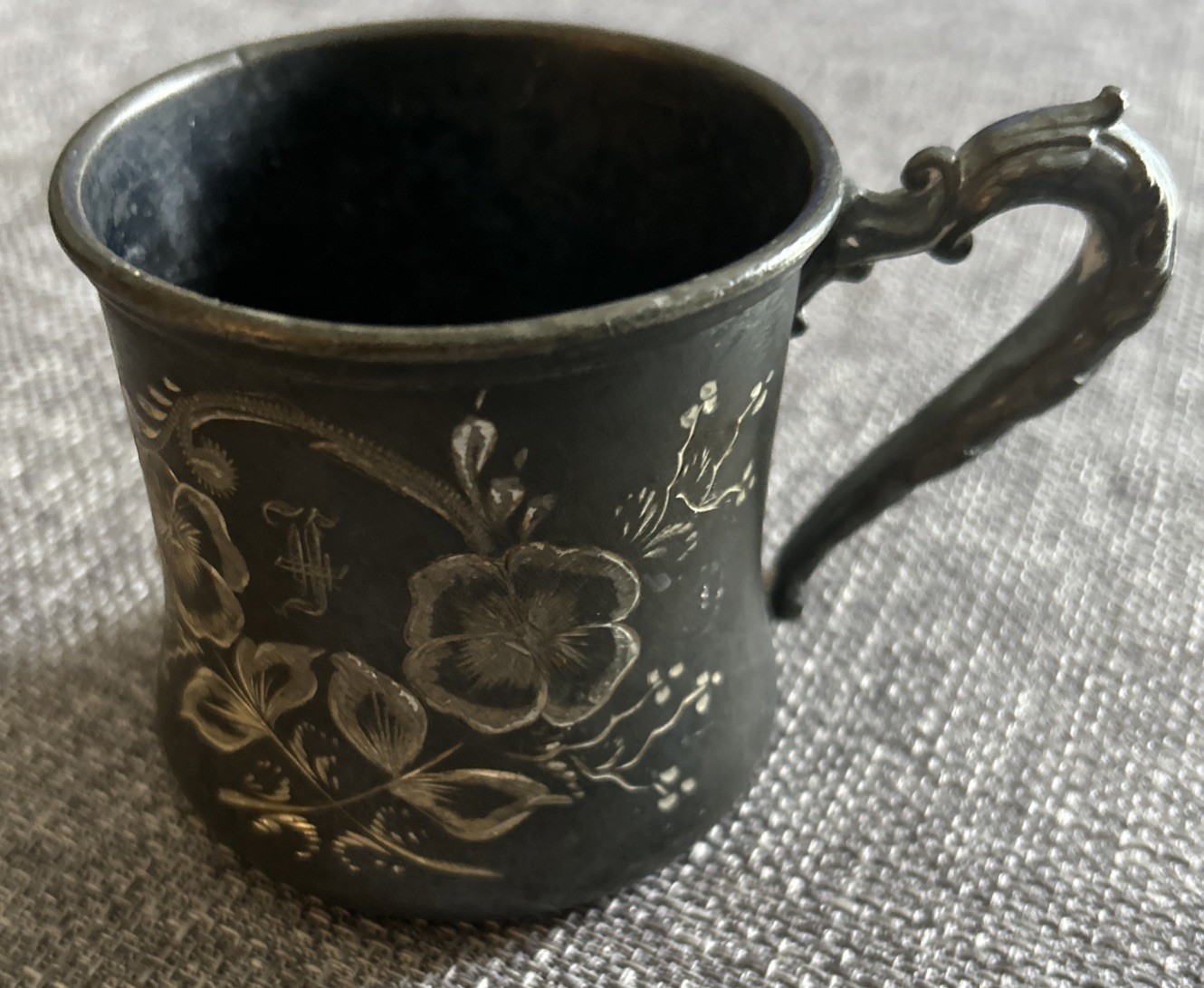 Monarch Silverplate Co Cup Mug Quadruple Silver Plate Ornate Floral Antique 2.5”