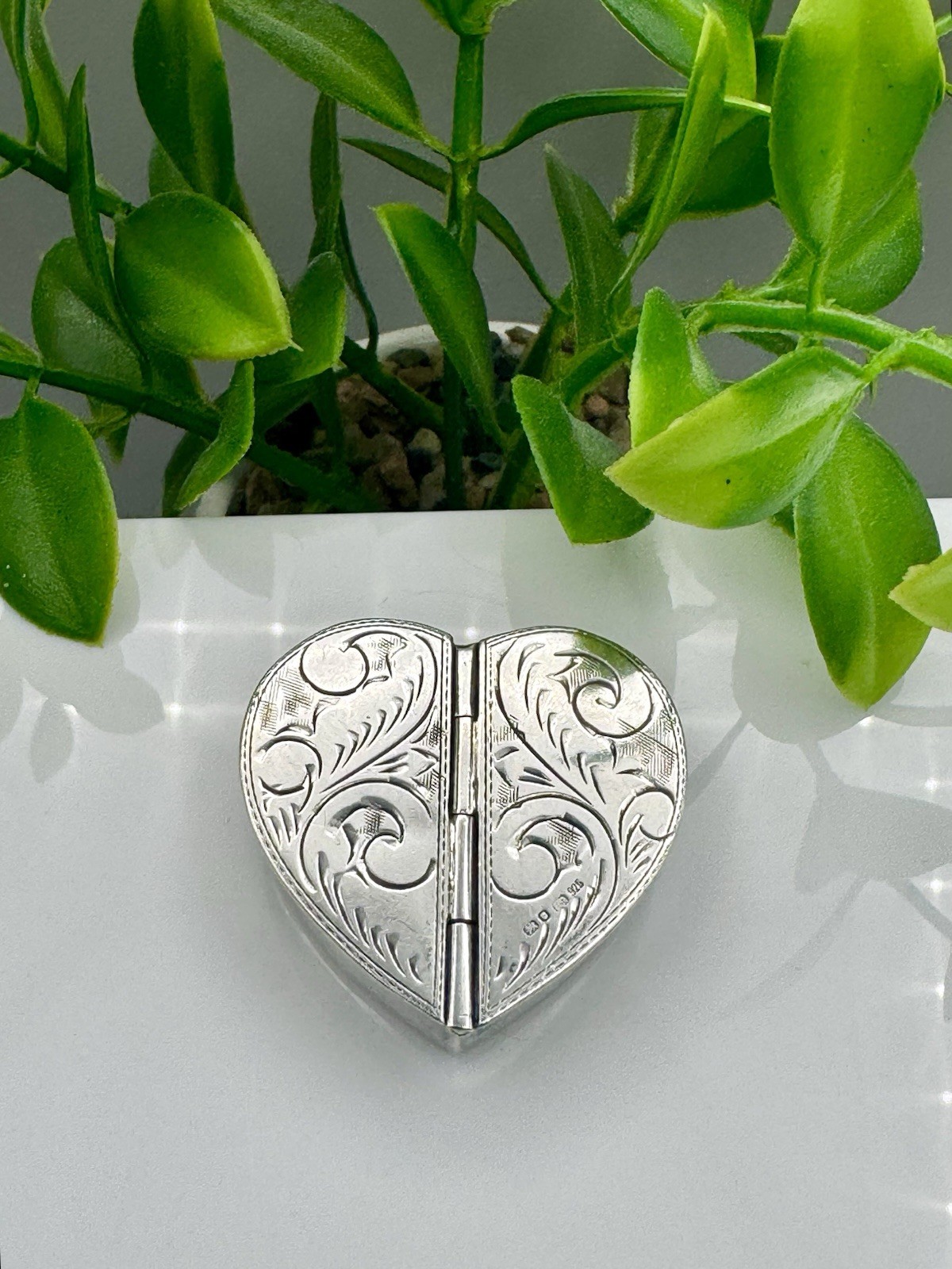Vintage Ari D Norman Double Compartment Sterling silver Pill Box London 1986