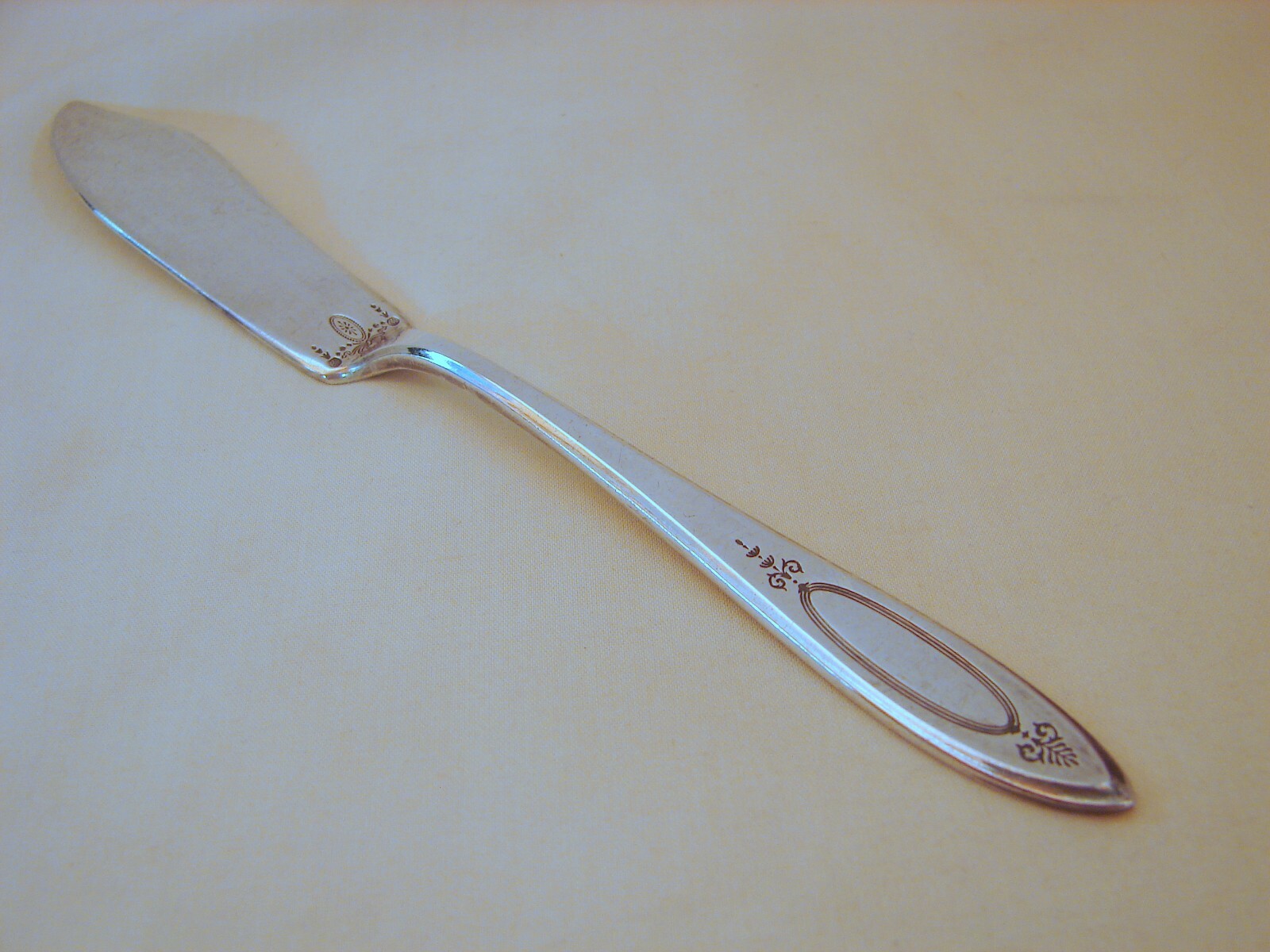 Old Community Silver Adam Ptn Butter Knife, Excellent Condition, 7-1/2in, 1917
