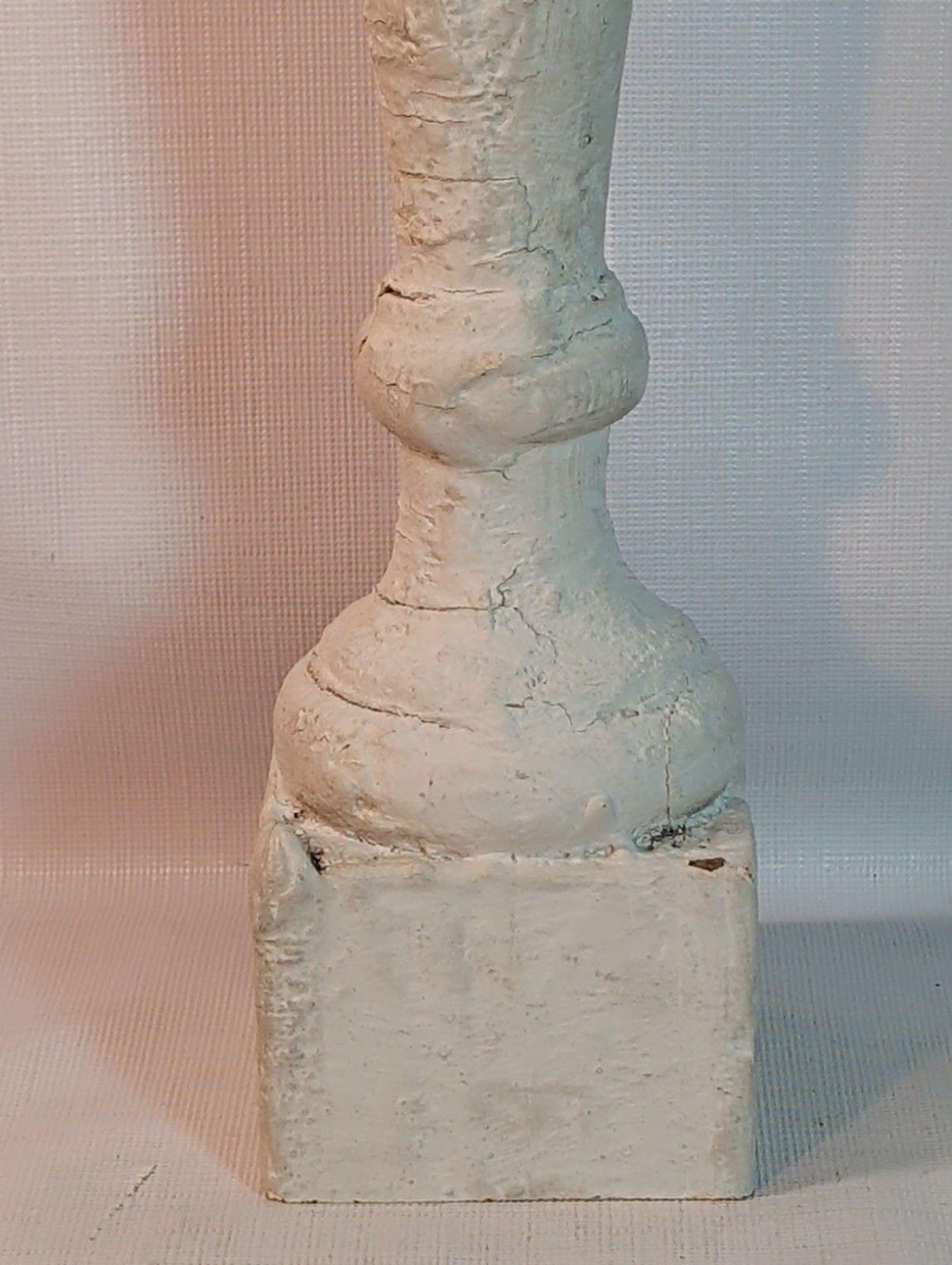 Vtg Primitive Spindle White Chippy Architectural Baluster Cottage Core 16 x 3″