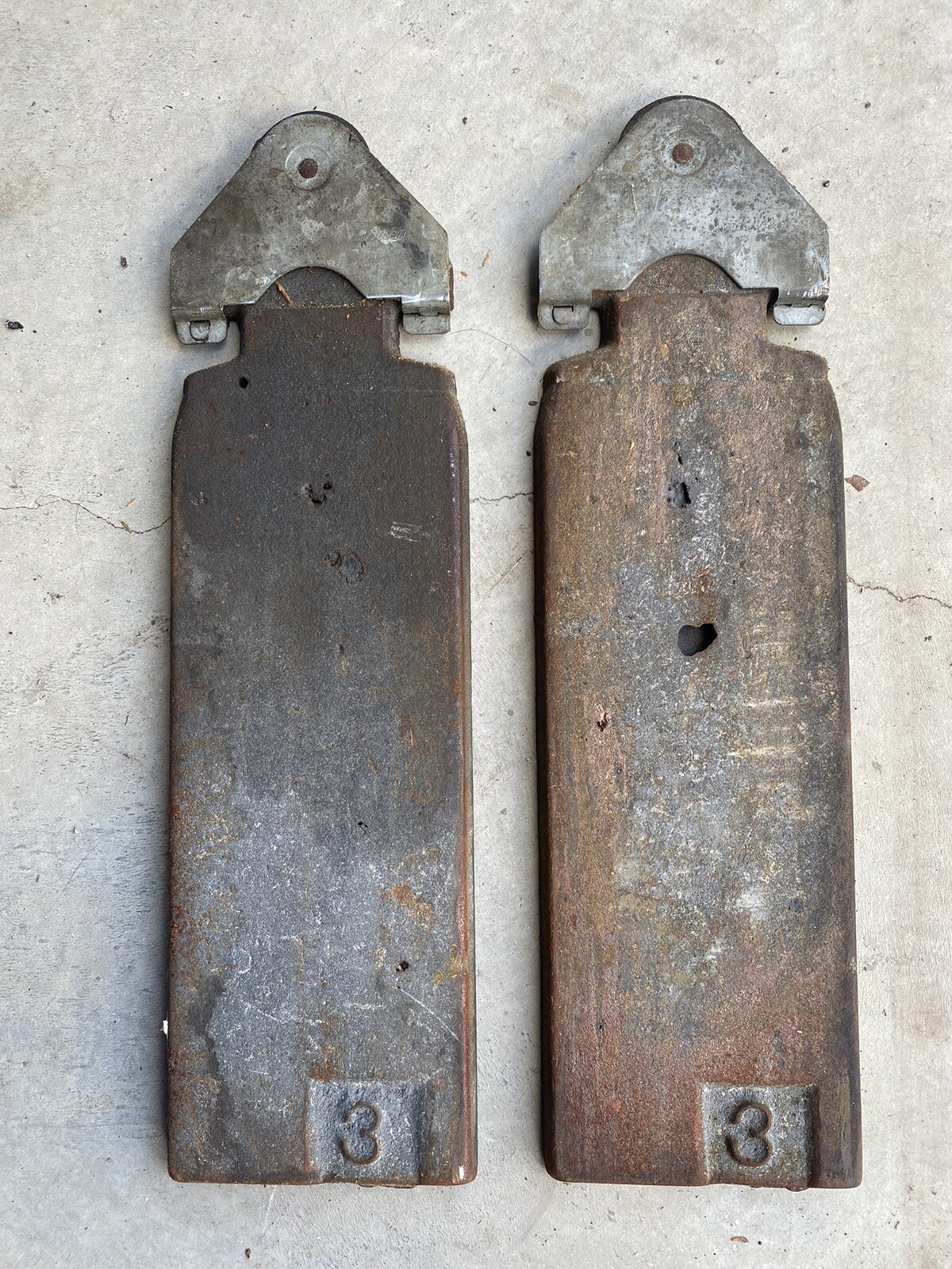 SET OF 2 VINTAGE WINDOW WEIGHTS 3 POUNDS WITH SASH PULLEYS ATTACHED