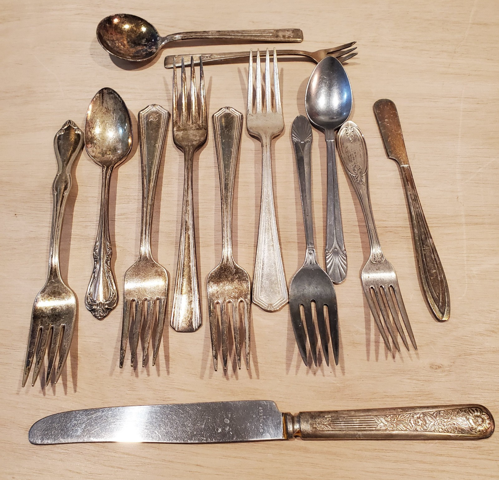 Vintage Silverware Lot Of 13 Tarnished Tableware Dinnerware Various Mixed LOT307