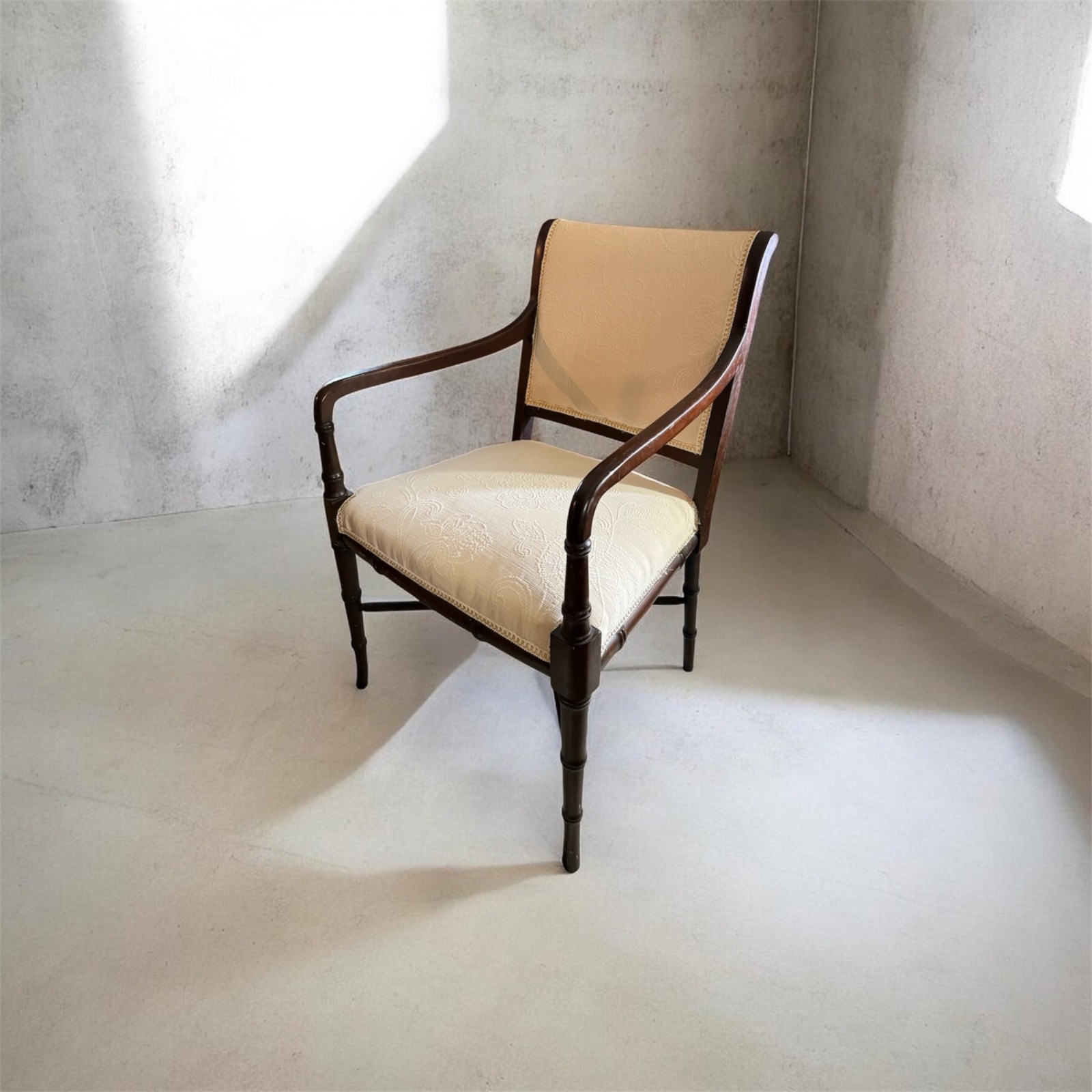 CLASSIC HICKORY FURNITURE CO BAMBOO LEGS MAHOGANY ARM CHAIR
