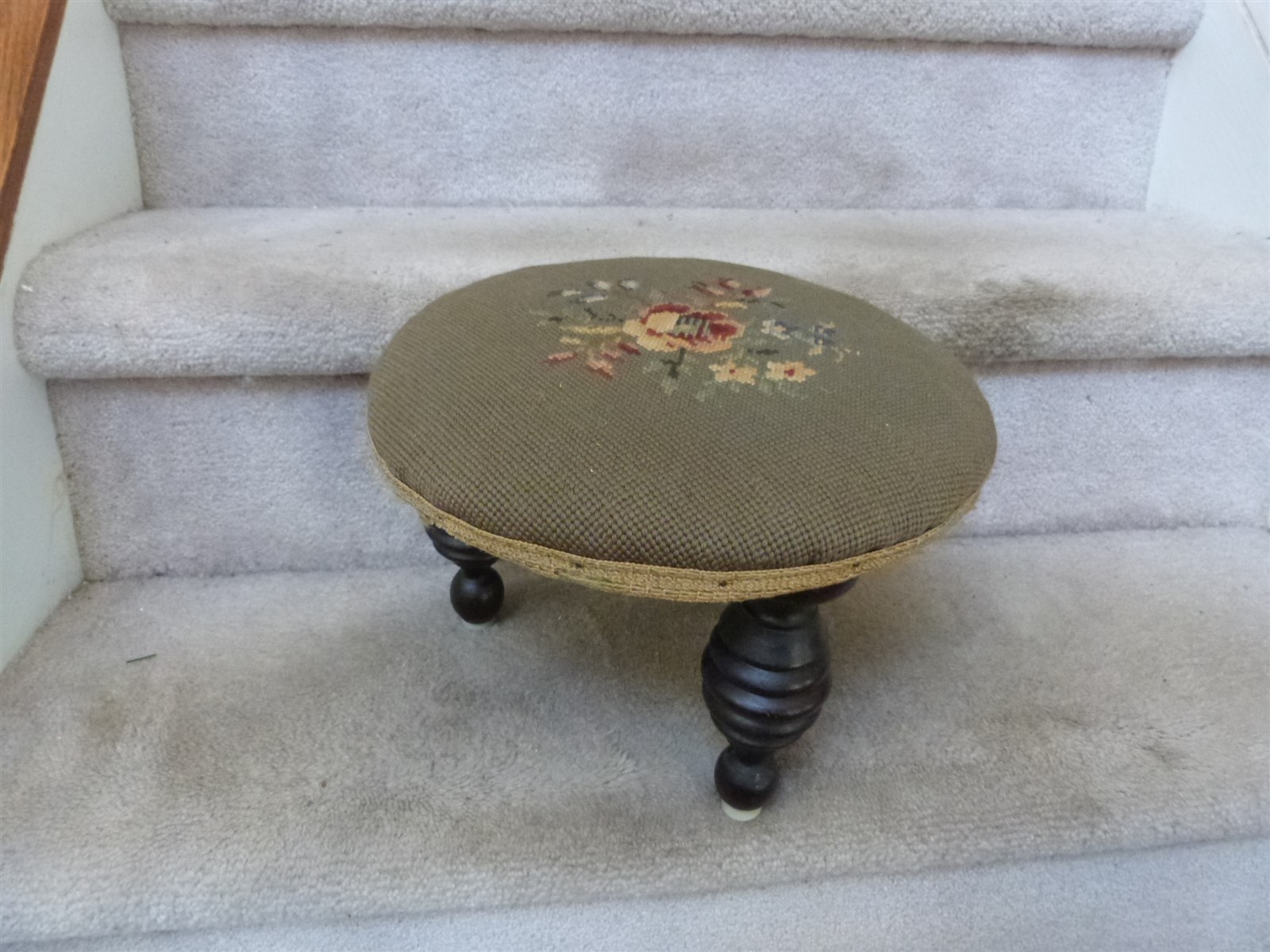 ANTIQUE Victorian Needlepoint Foot Stool Ottoman Green Flowers Turned Legs 12″