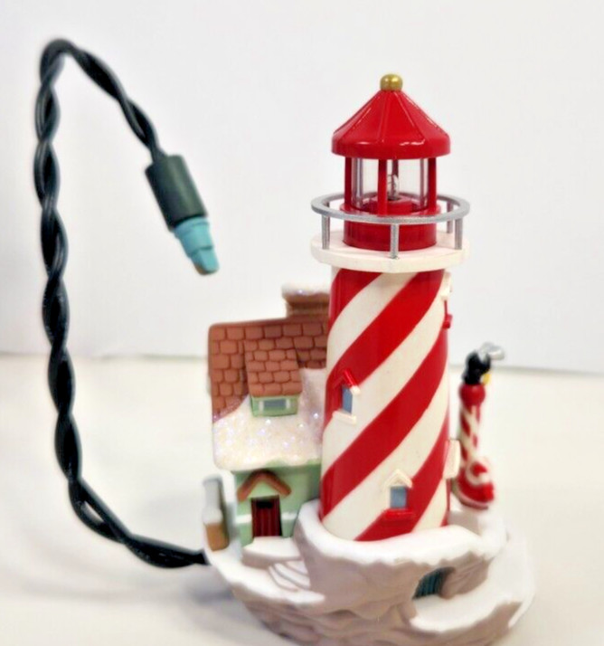 HALLMARK KEEPSAKE LIGHTHOUSE GREETINGS MAGIC #7 2003 QX7409